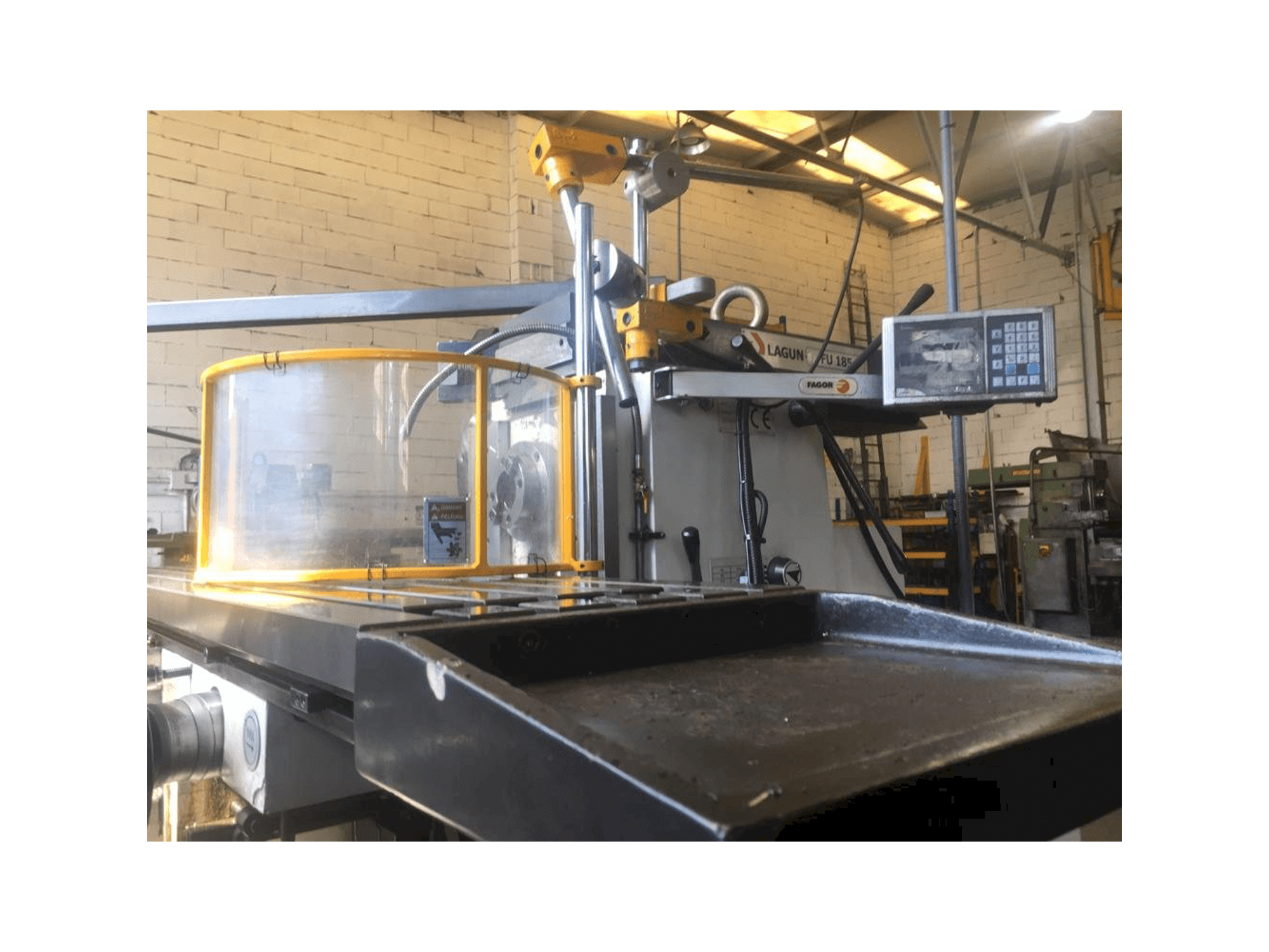 Masina LAGUN FU-185 eestvaade