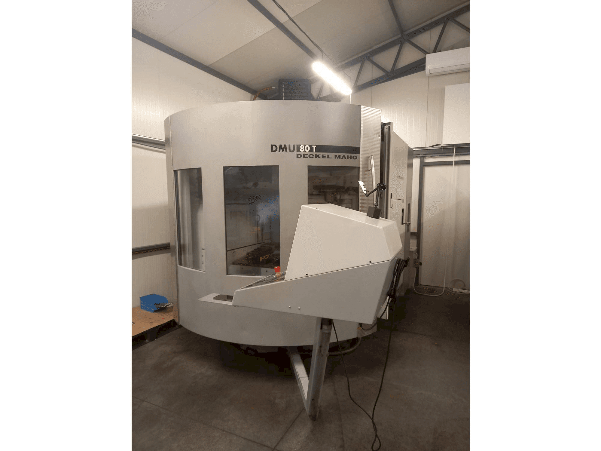 Masina DECKEL MAHO DMU 80T eestvaade