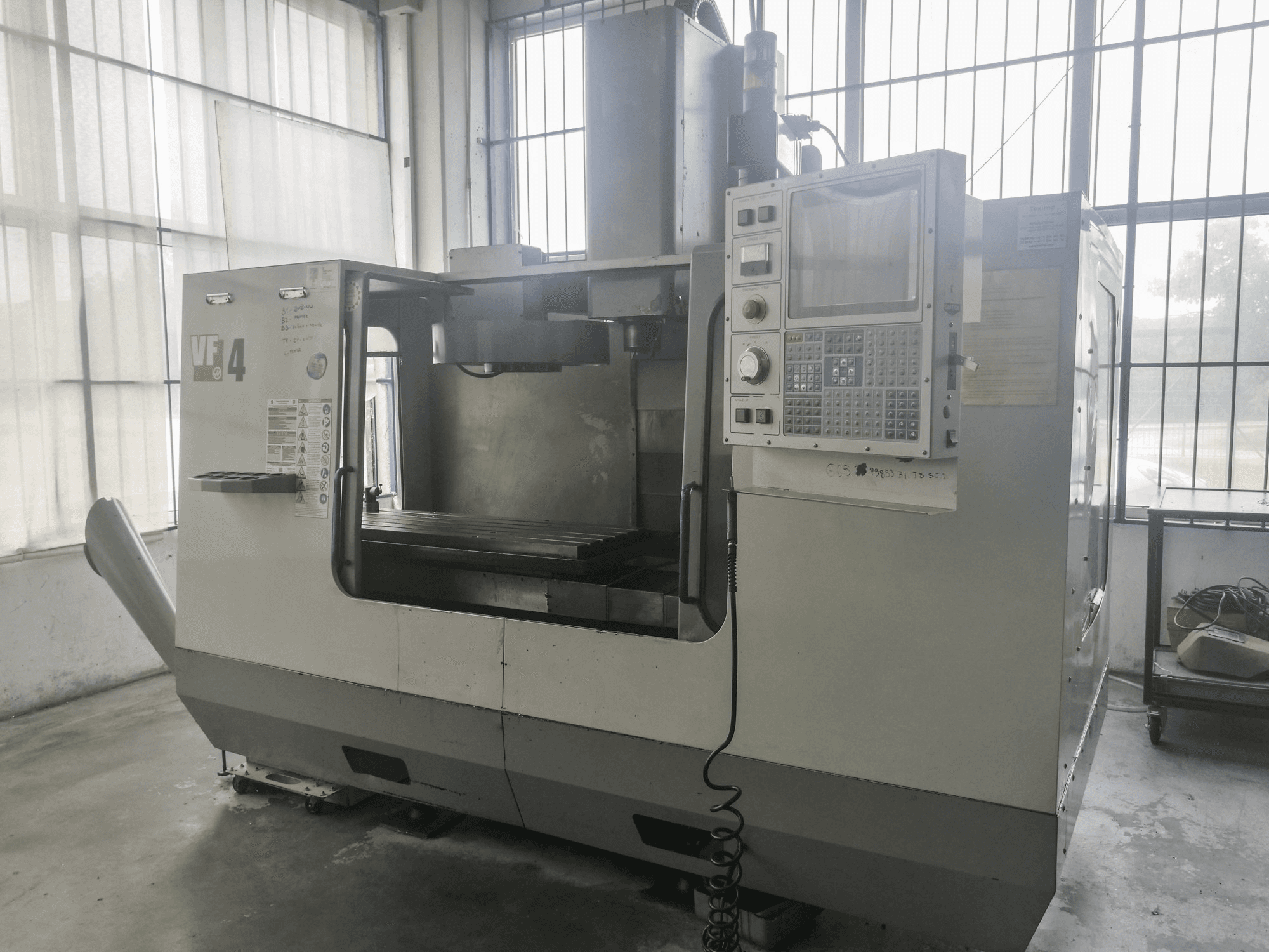 Masina HAAS VF-4 eestvaade