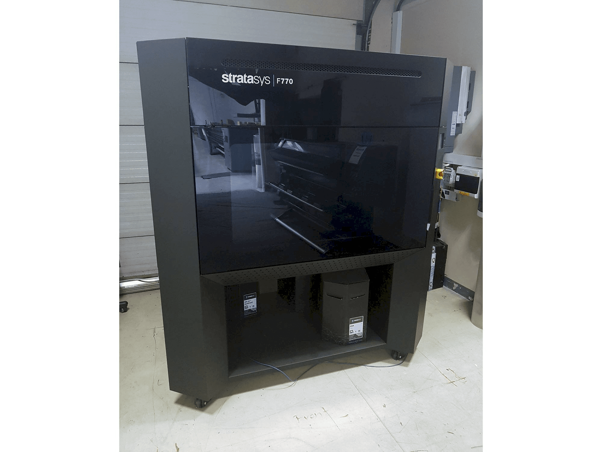 Masina Stratasys F770 eestvaade