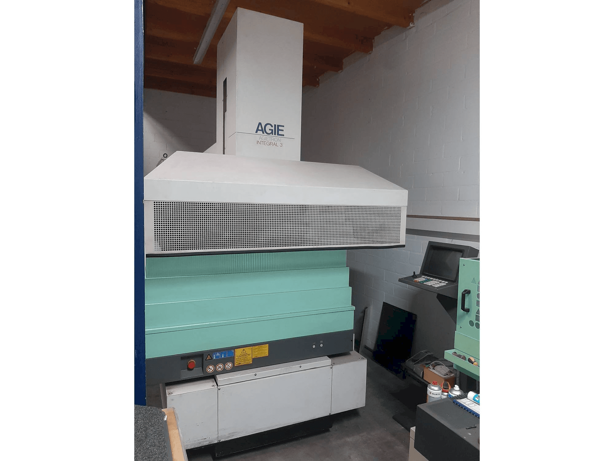 Masina AGIE Agietron Integral 3 eestvaade