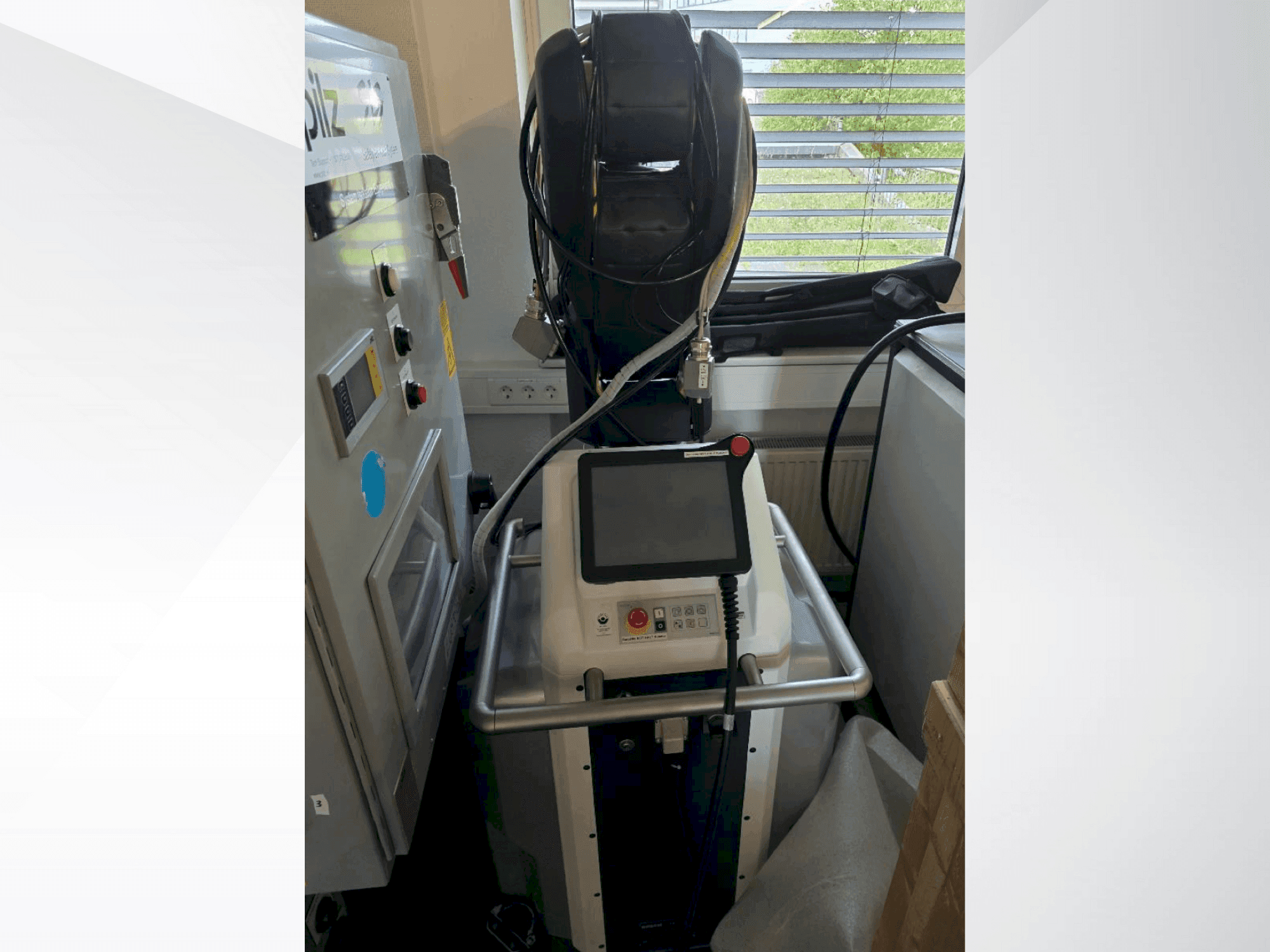 Masina FANUC LR Mate 200iD/7L eestvaade