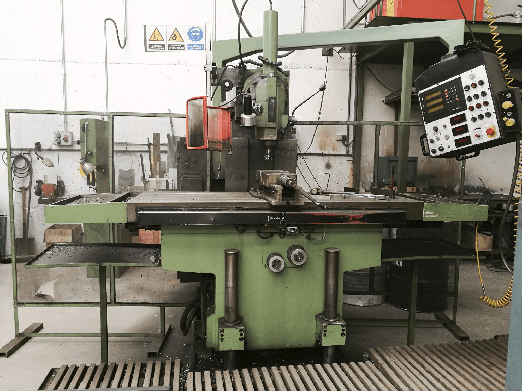 Masina CME F4 CMC eestvaade