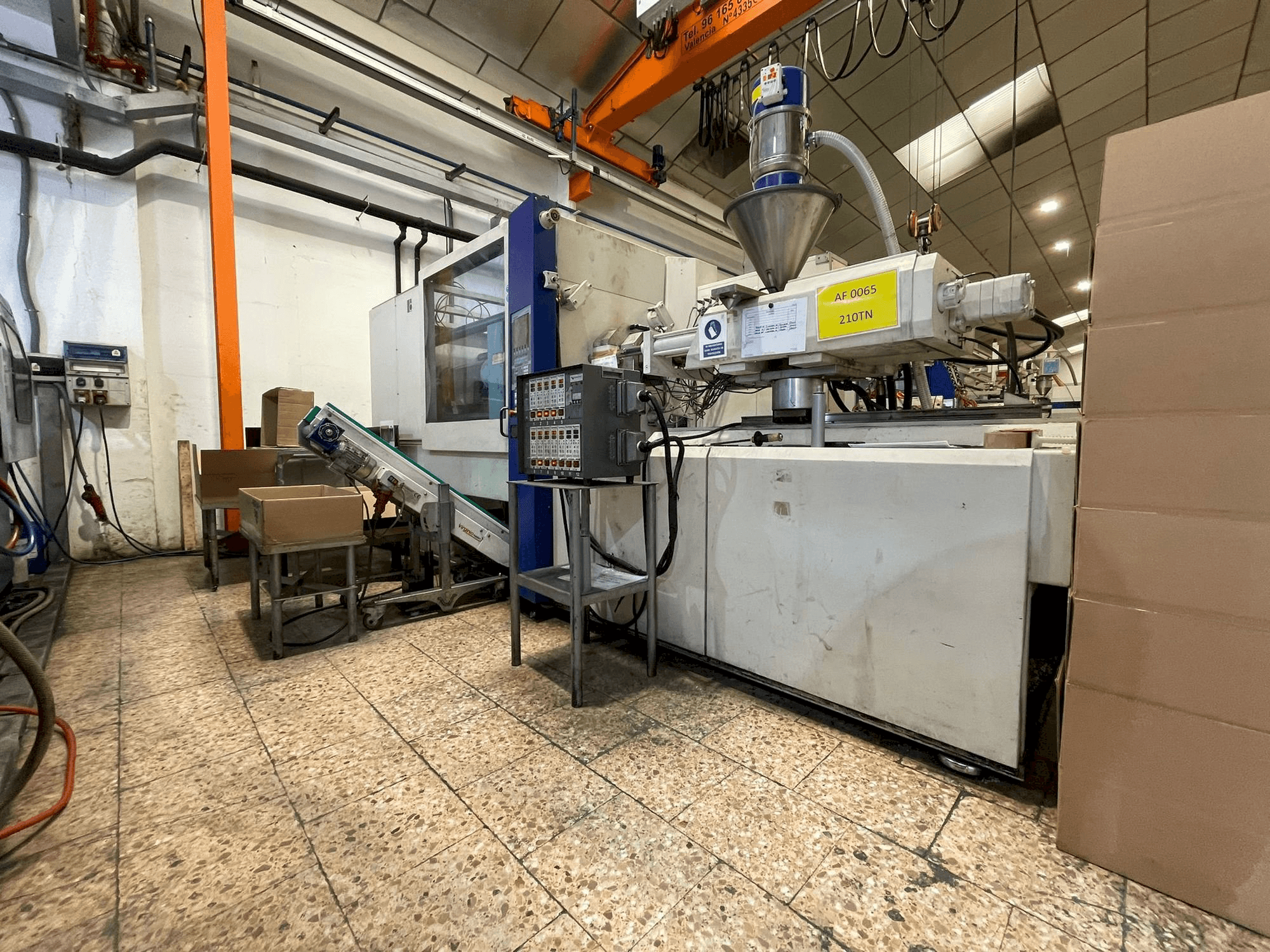 Masina Battenfeld HM 210/1000 S parema külje vaade