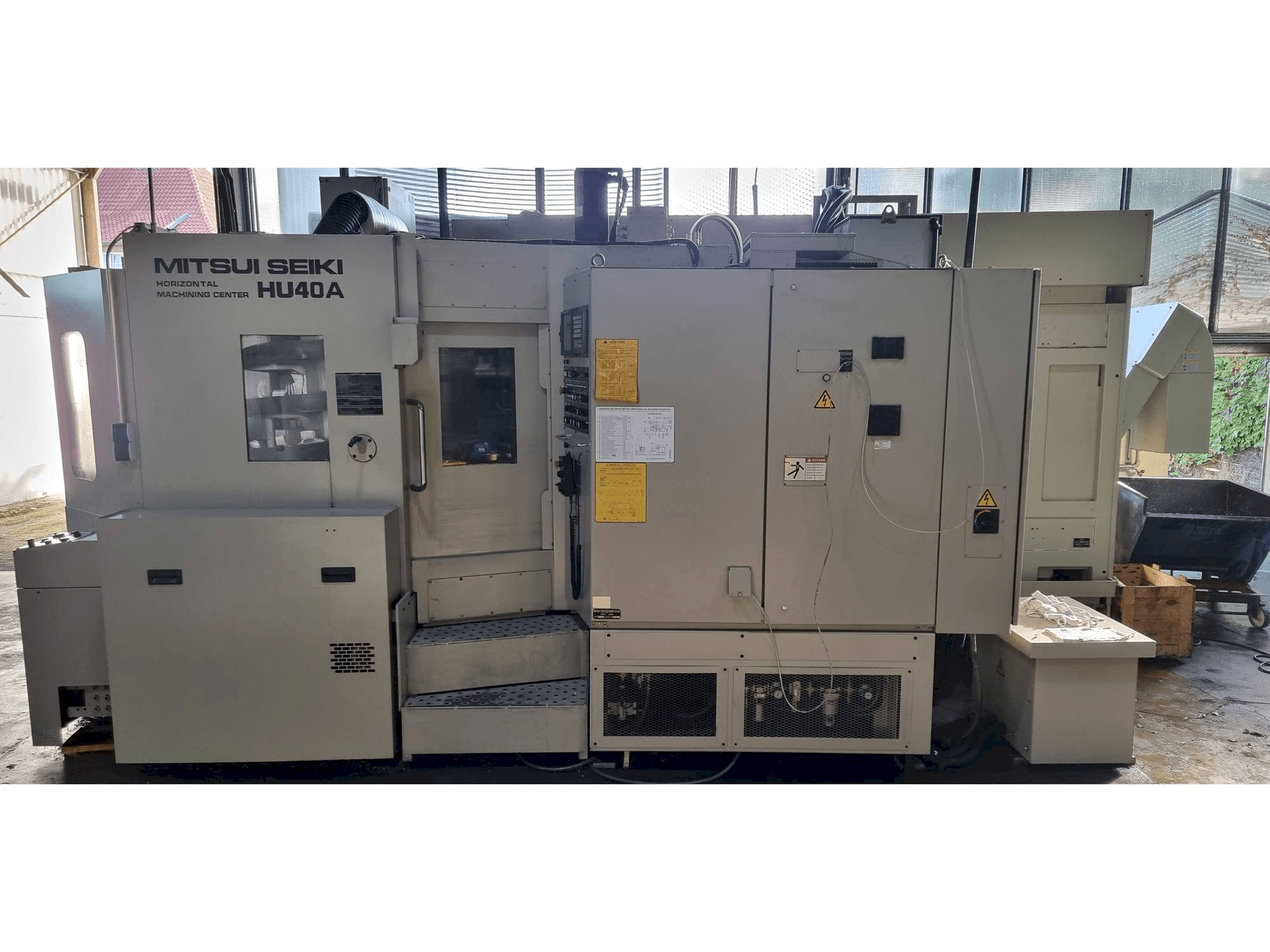 Masina Mitsui Seiki HU40A eestvaade
