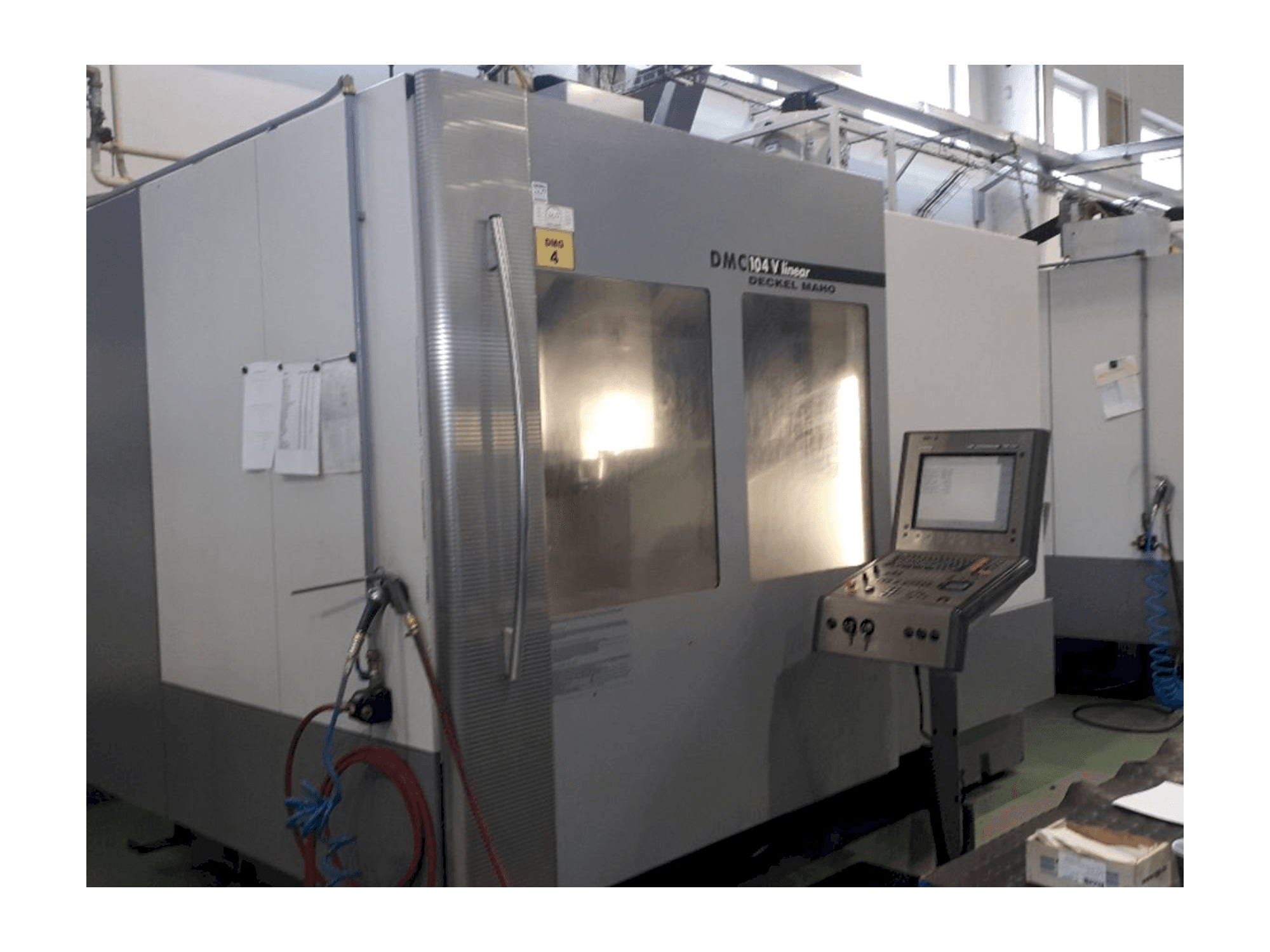 Masina DECKEL MAHO DMC 104 linear eestvaade