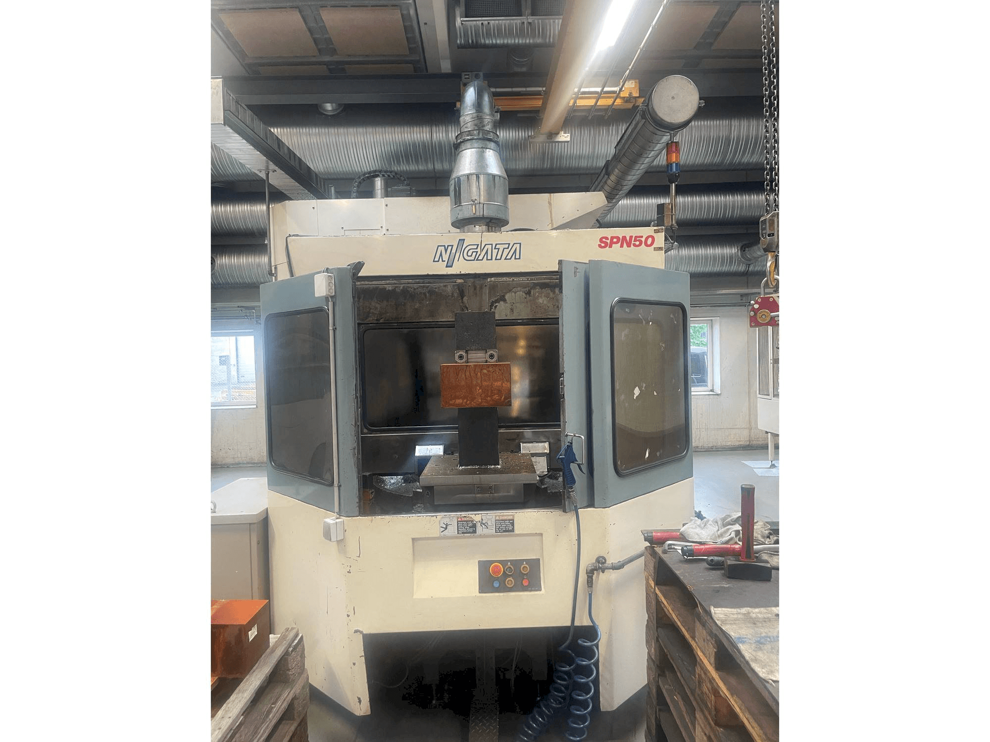 Masina Niigata SPN 50 eestvaade