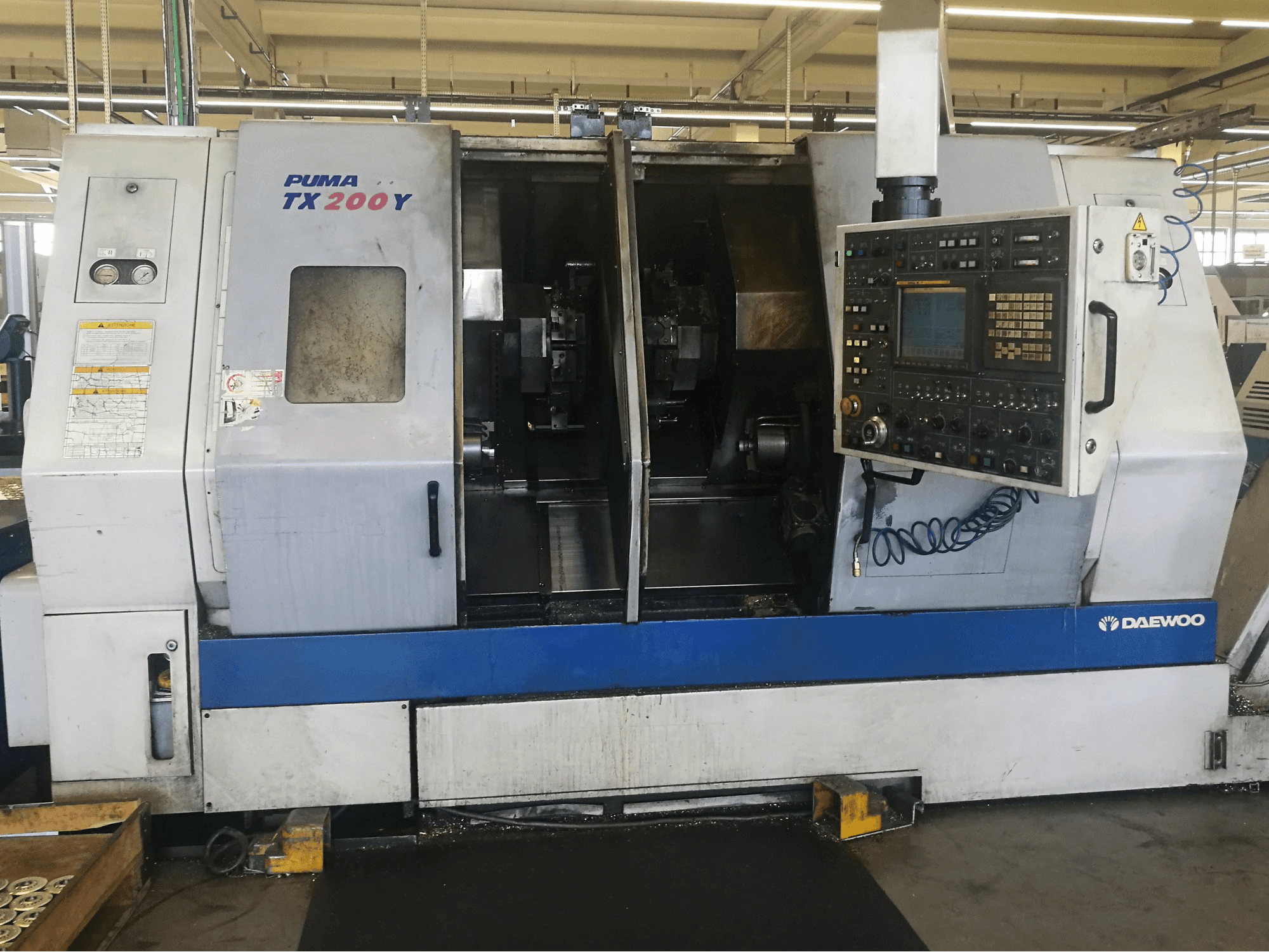 Masina DAEWOO PUMA TX200Y eestvaade