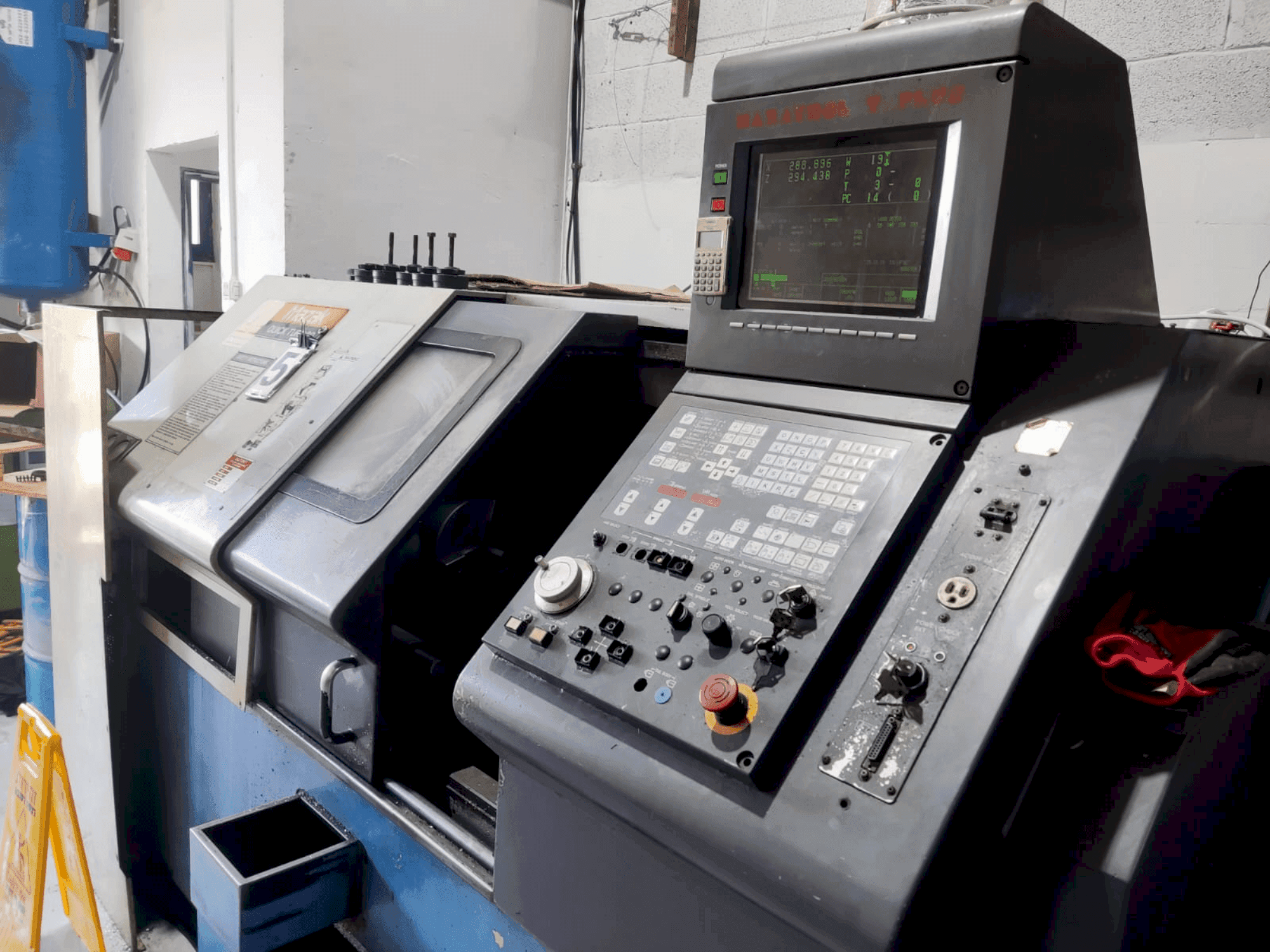 Masina Mazak Quick Turn 20 (1996) eestvaade