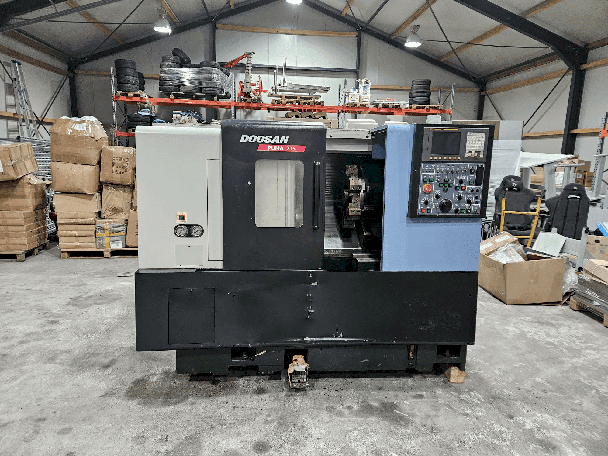 Masina DOOSAN PUMA 215 eestvaade