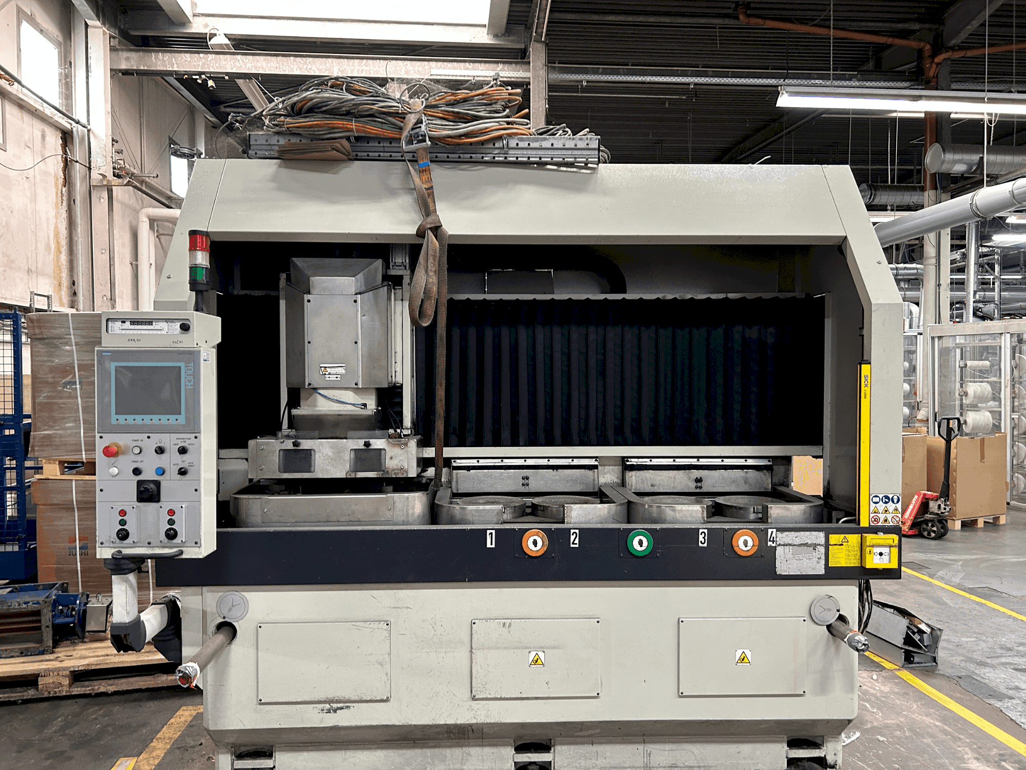 Masina Lodi VHP 300 4T CN eestvaade