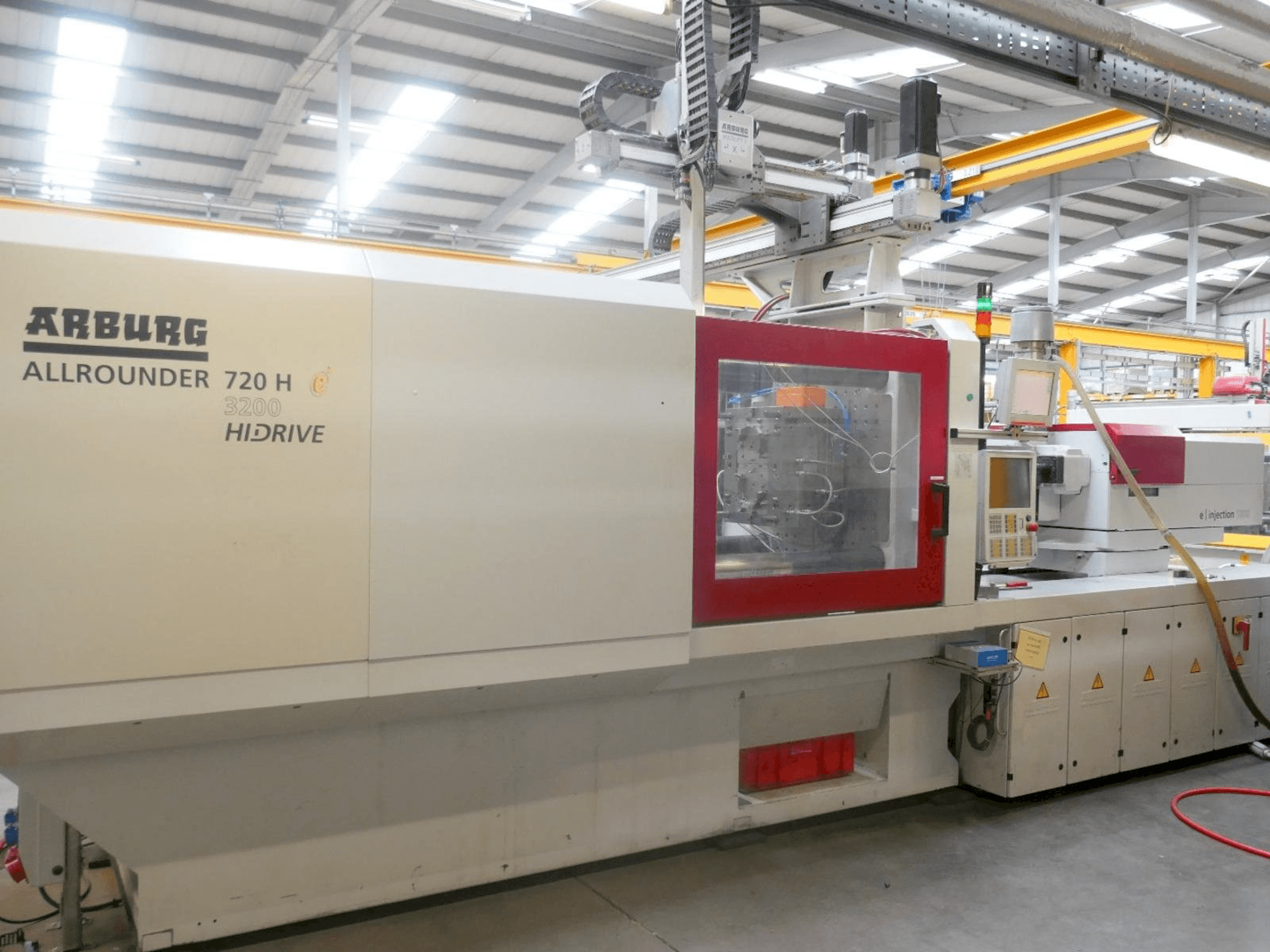Masina Arburg Allrounder 720H 3200 1300 eestvaade