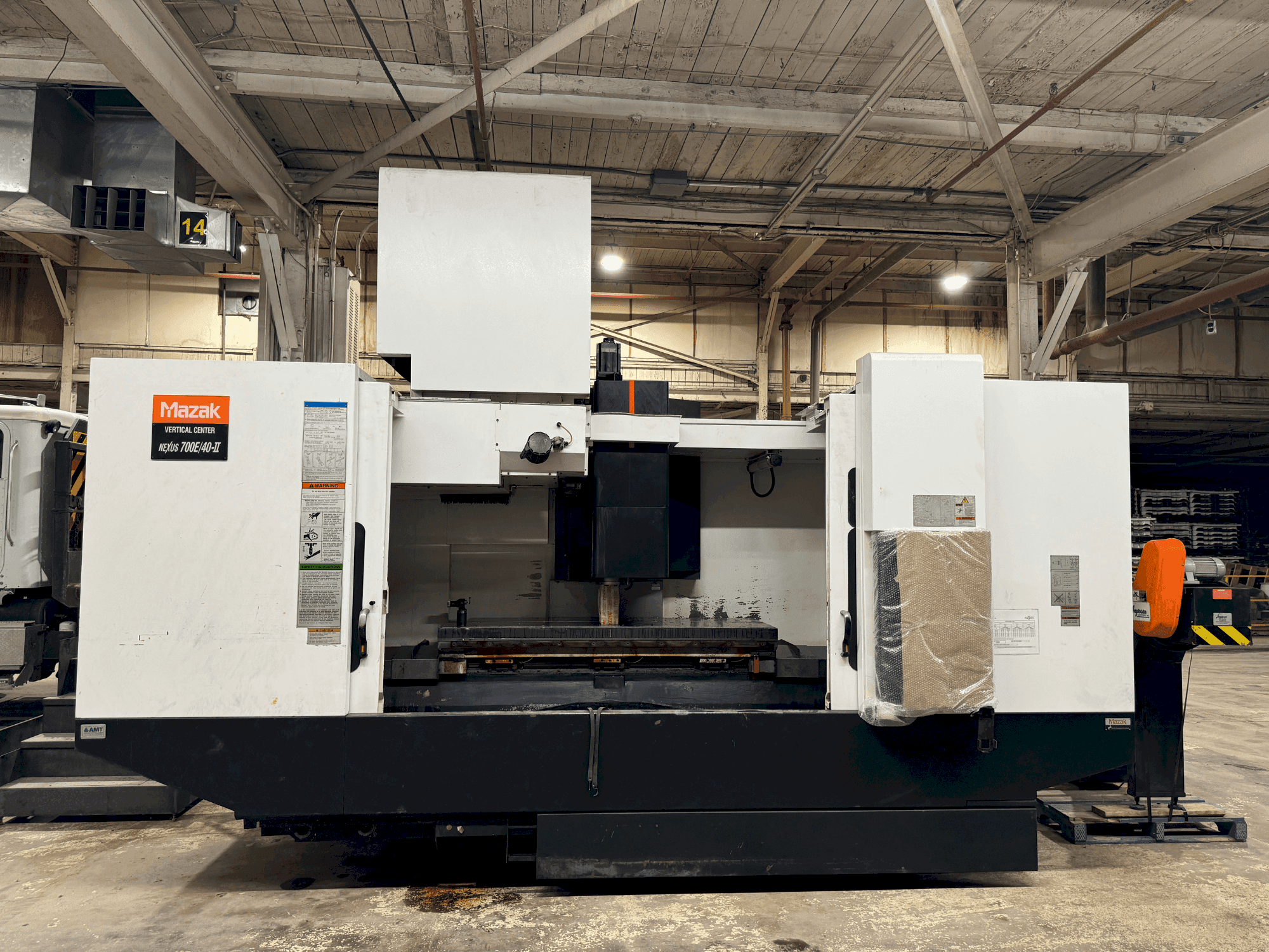Masina Mazak VCN 700E/40-II eestvaade