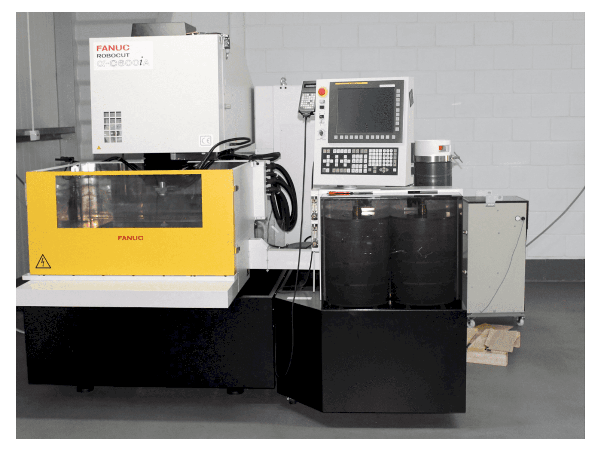 Masina FANUC RoboCut Alfa C600iA eestvaade