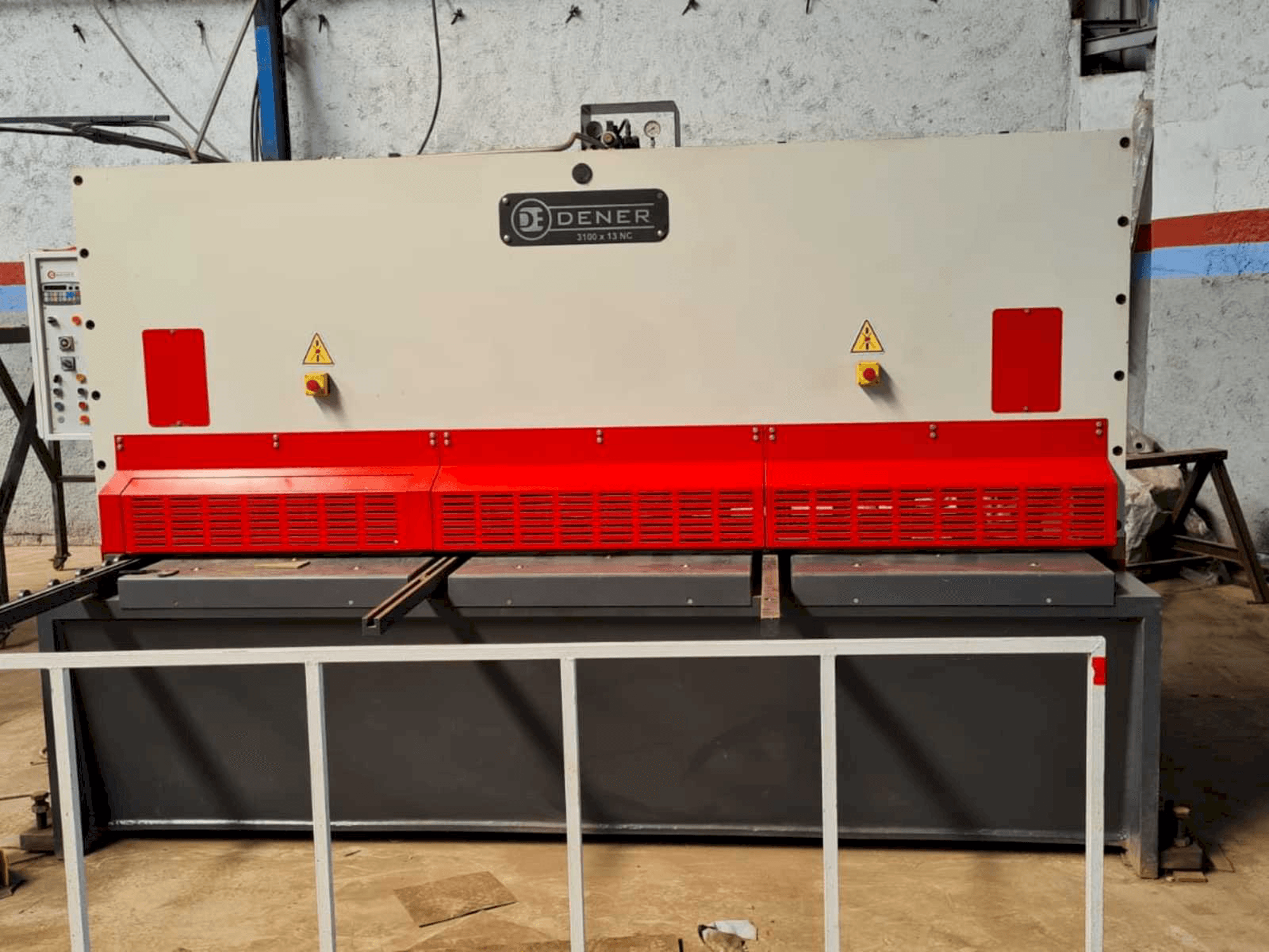 Masina DENER BS 3013 eestvaade