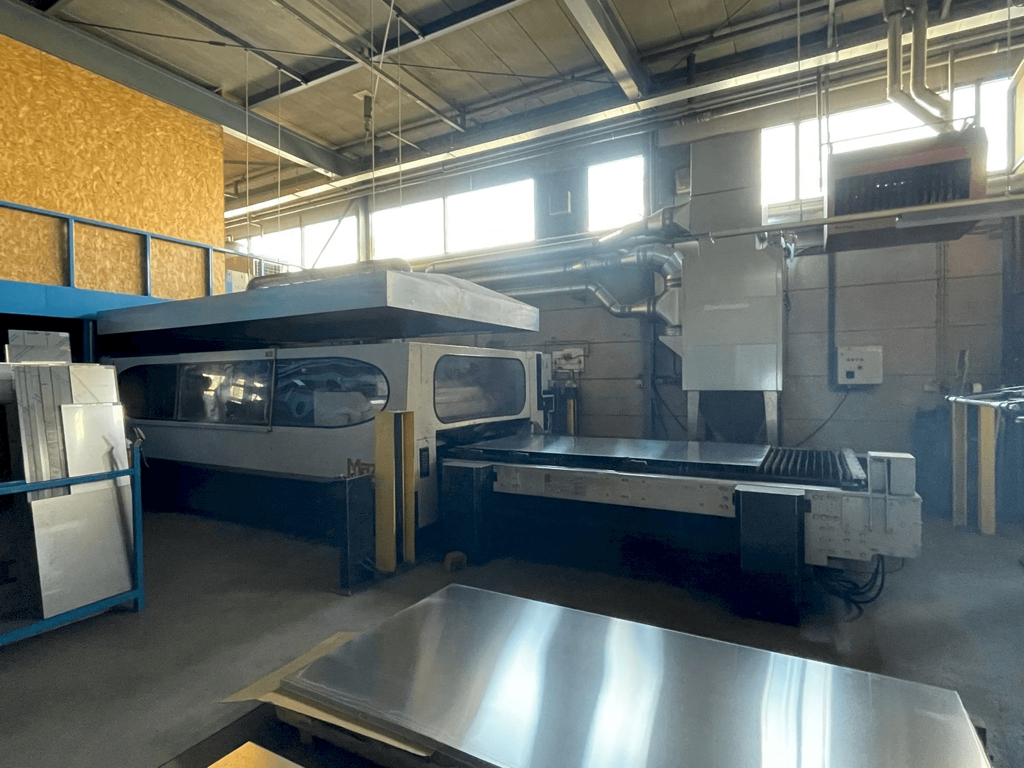 Masina Mazak HyperGear 510 eestvaade