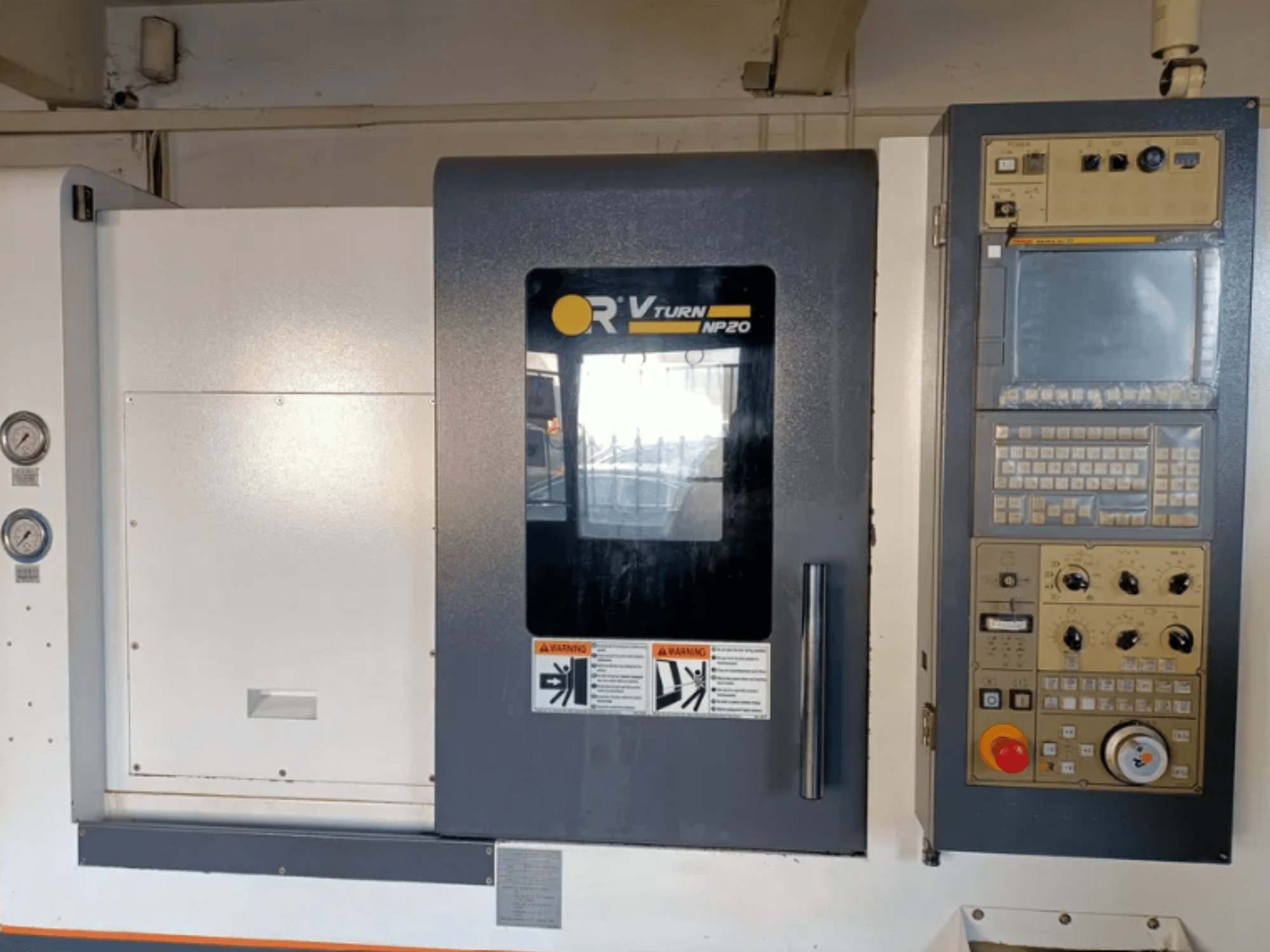 OR VTURN NP20 CNC-pingi esivaade, millel on juhtpaneel koos nuppude, ekraani ja näidikutega küljel.
