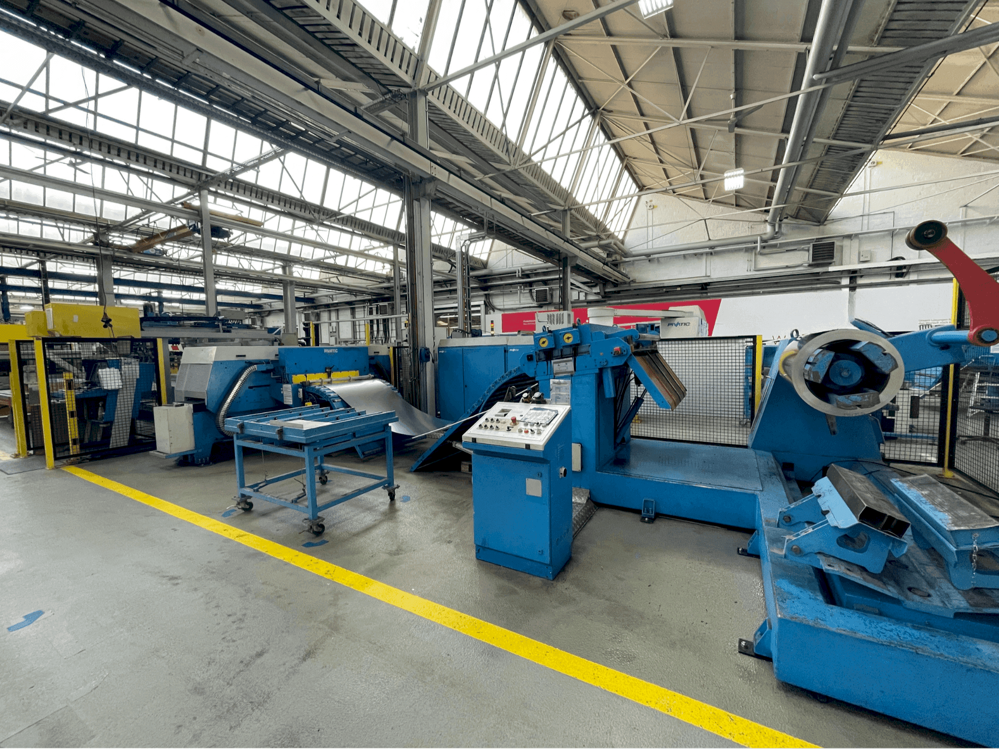 Masina Pivatic P125 eestvaade