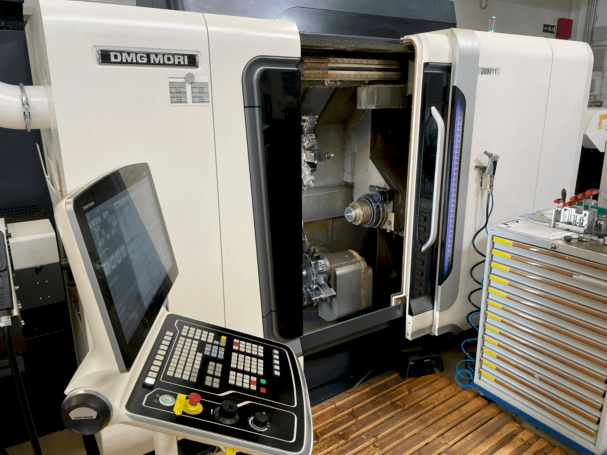 Masinavaade DMG MORI Sprint 50 2T vasakult
