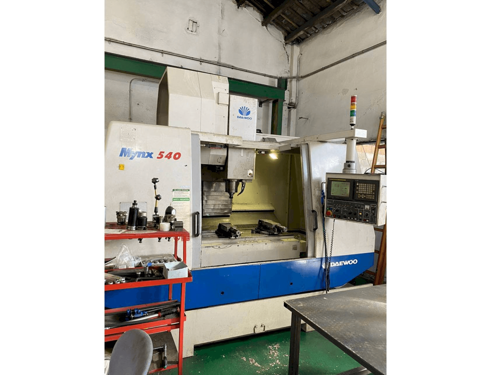 Masina DAEWOO Mynx 540 eestvaade