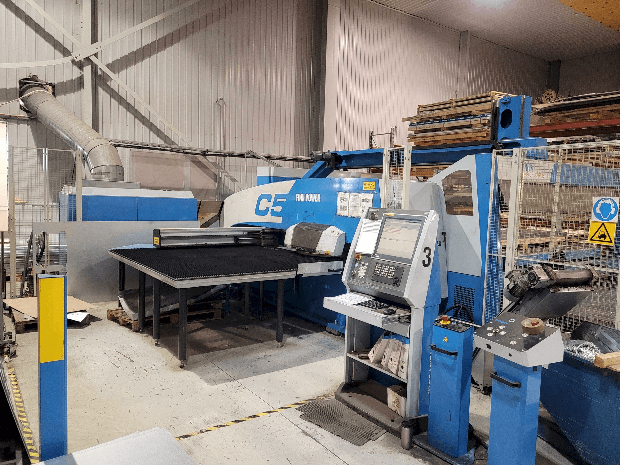 Masina Finn-Power C5 12 43 with Compact Express eestvaade