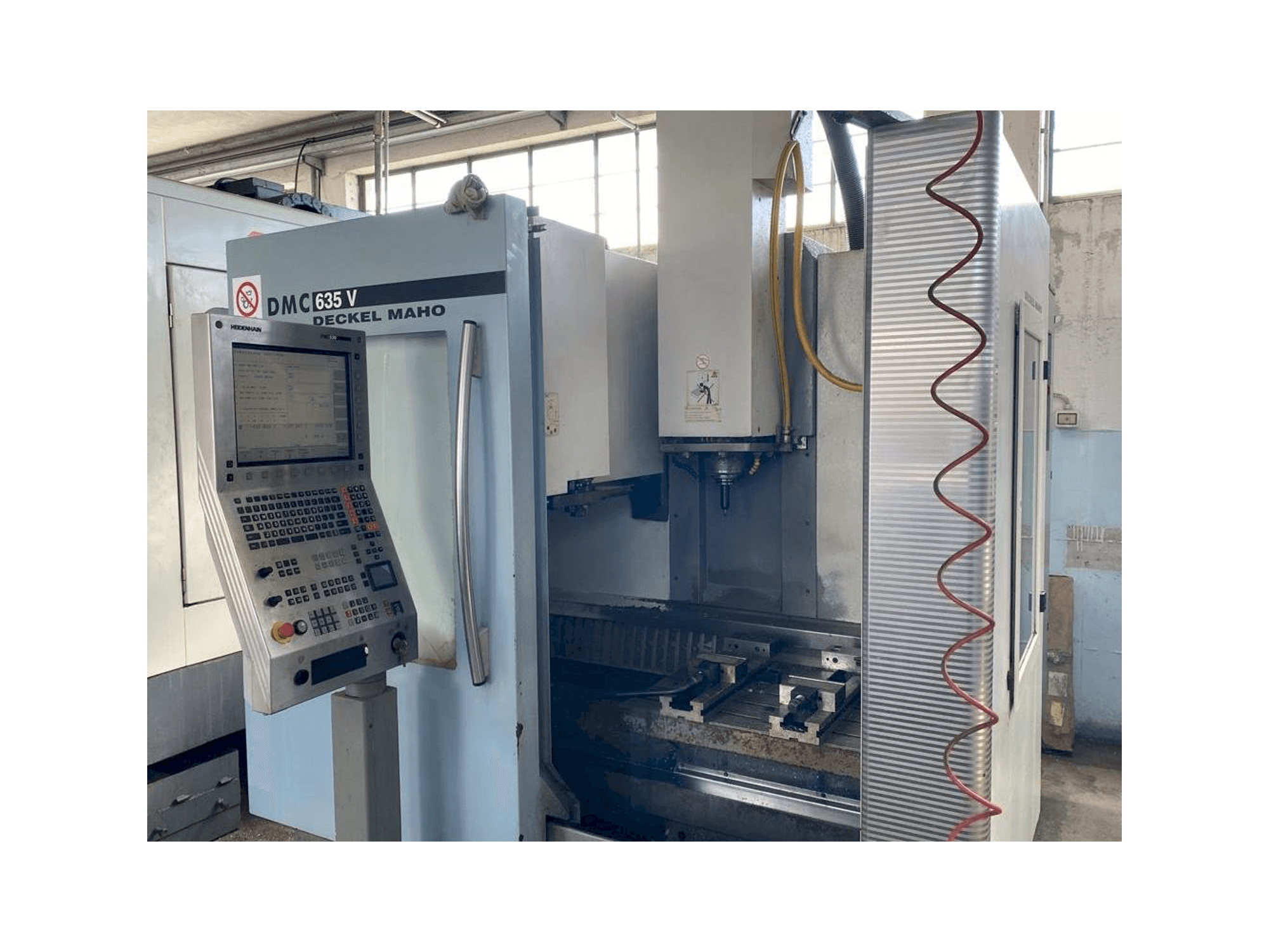 Masina DECKEL MAHO DMC 635V eestvaade