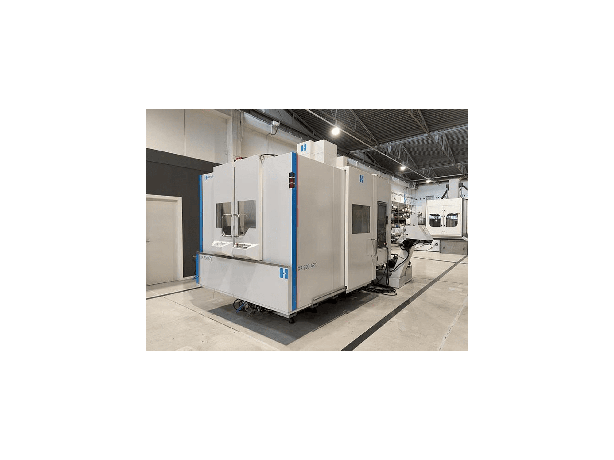 Masina Bridgeport XR-700 APC eestvaade