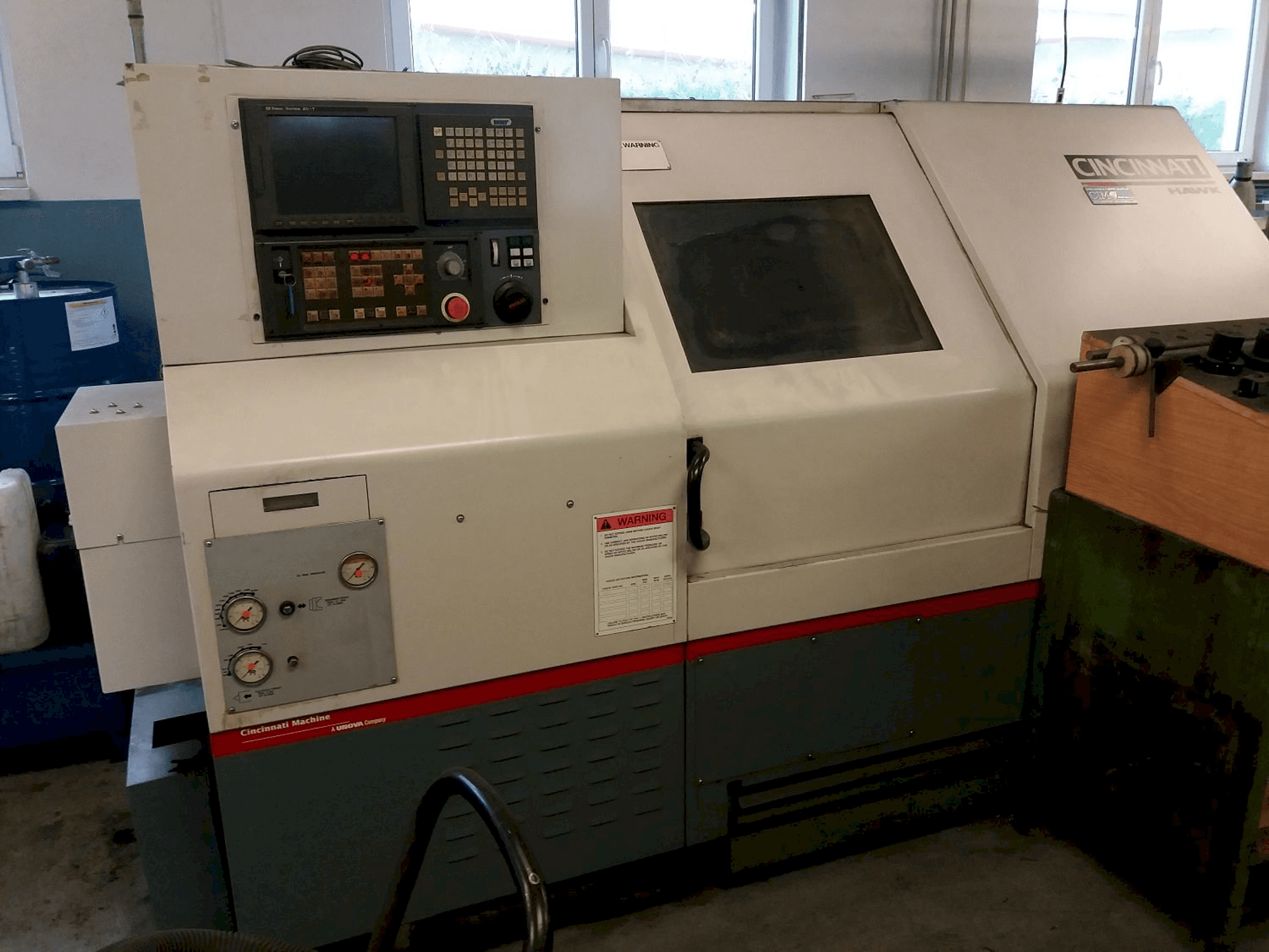 Masina Cincinnati HAWK-200M eestvaade