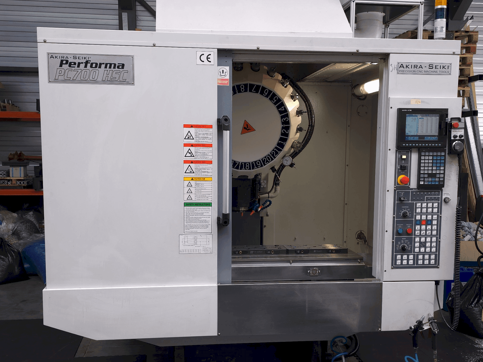 Masina Akira Seiki PC700HSC eestvaade