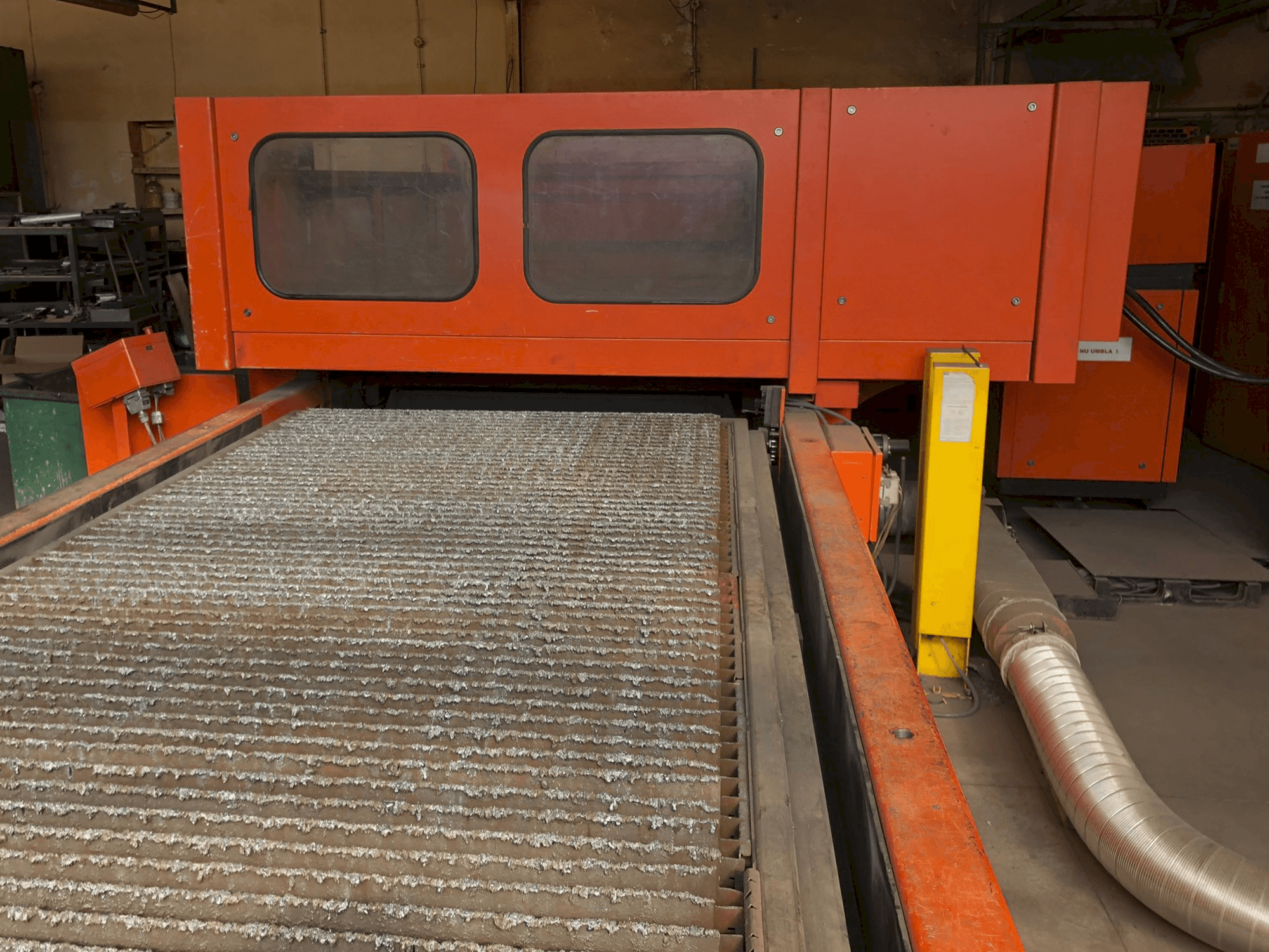 Masina Bystronic Bystar 3015 eestvaade