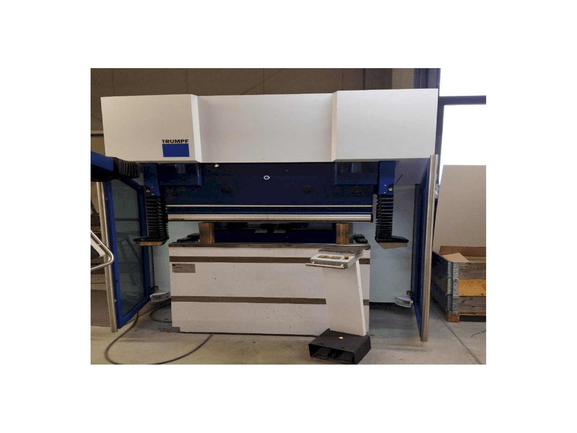 Masina TRUMPF V500 eestvaade