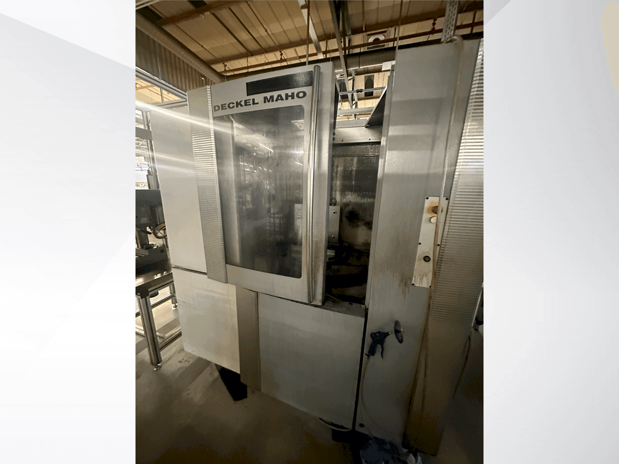 Masina DECKEL MAHO DMC 50H eestvaade