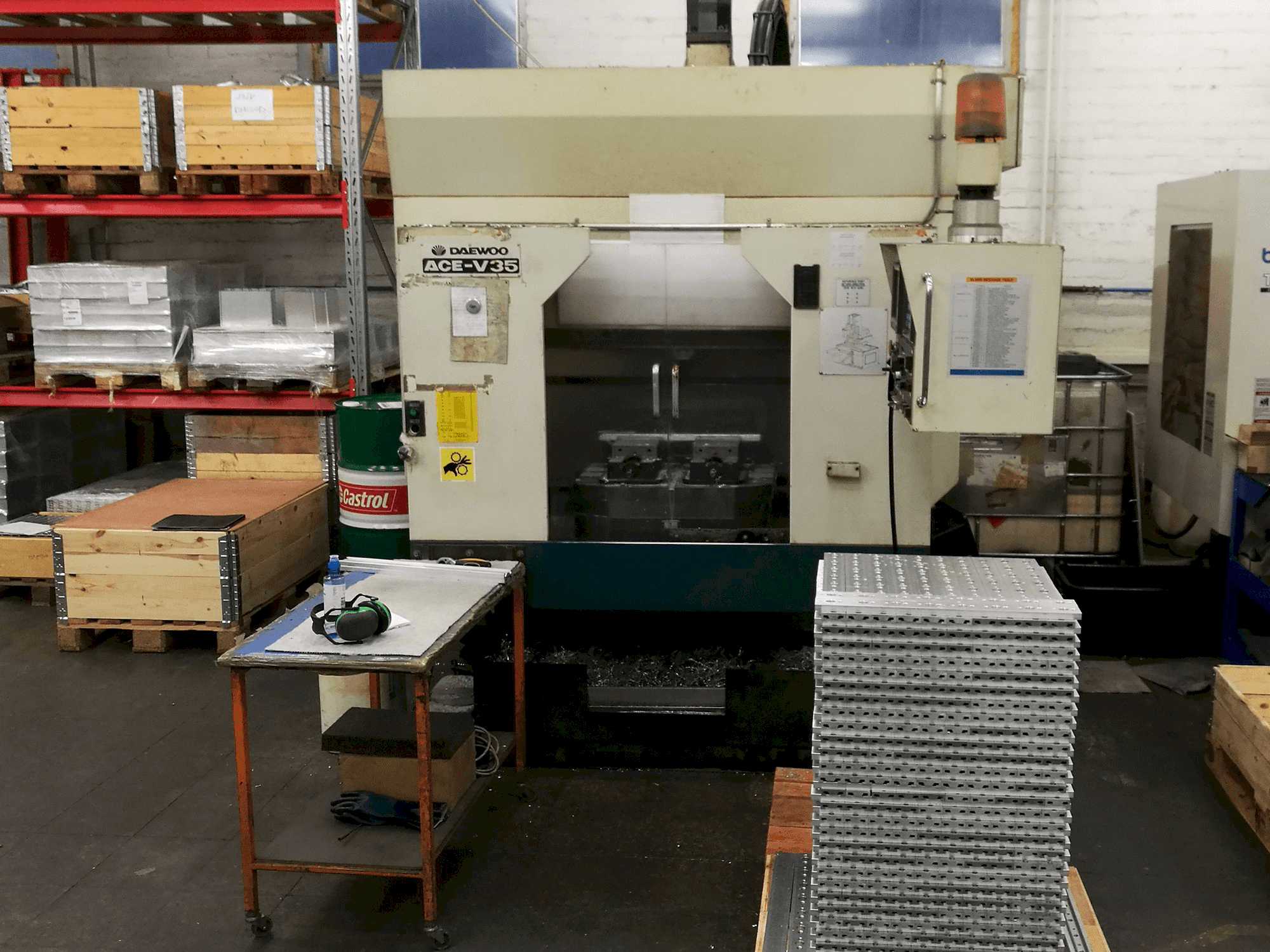 Masina DAEWOO ACE V-35 eestvaade