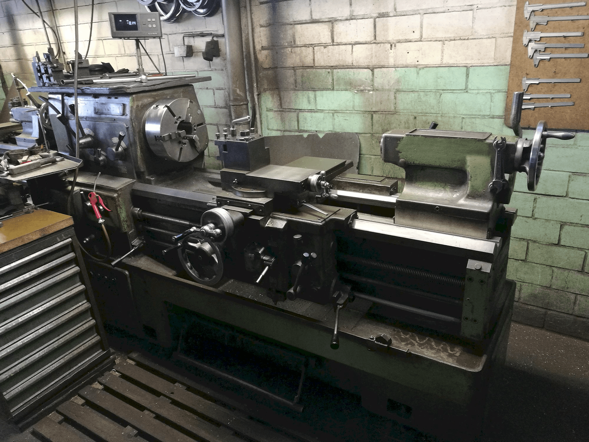 Masinavaade MORI SEIKI MR 1000 paremalt