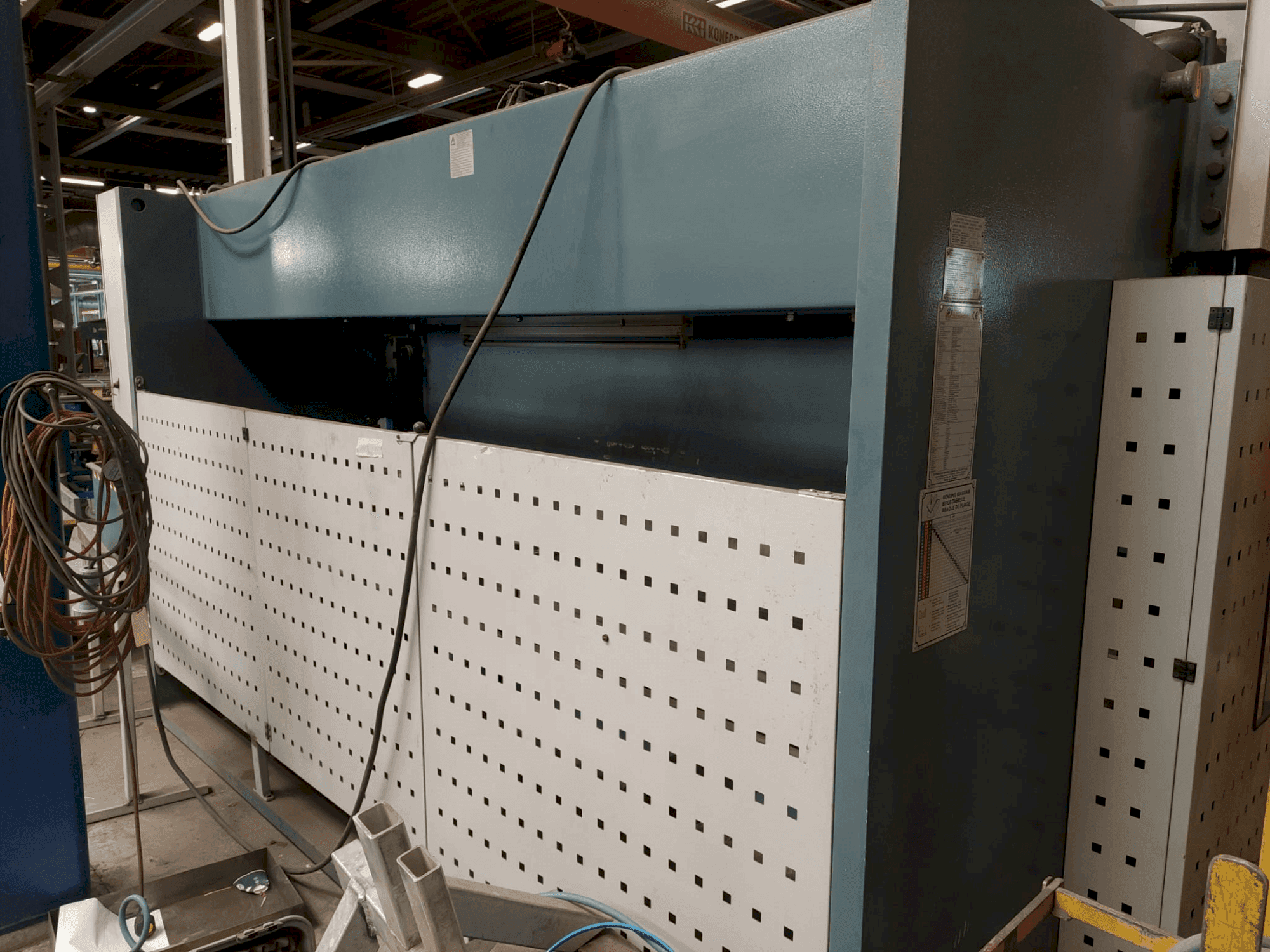 Masina Durma E 40160 eestvaade