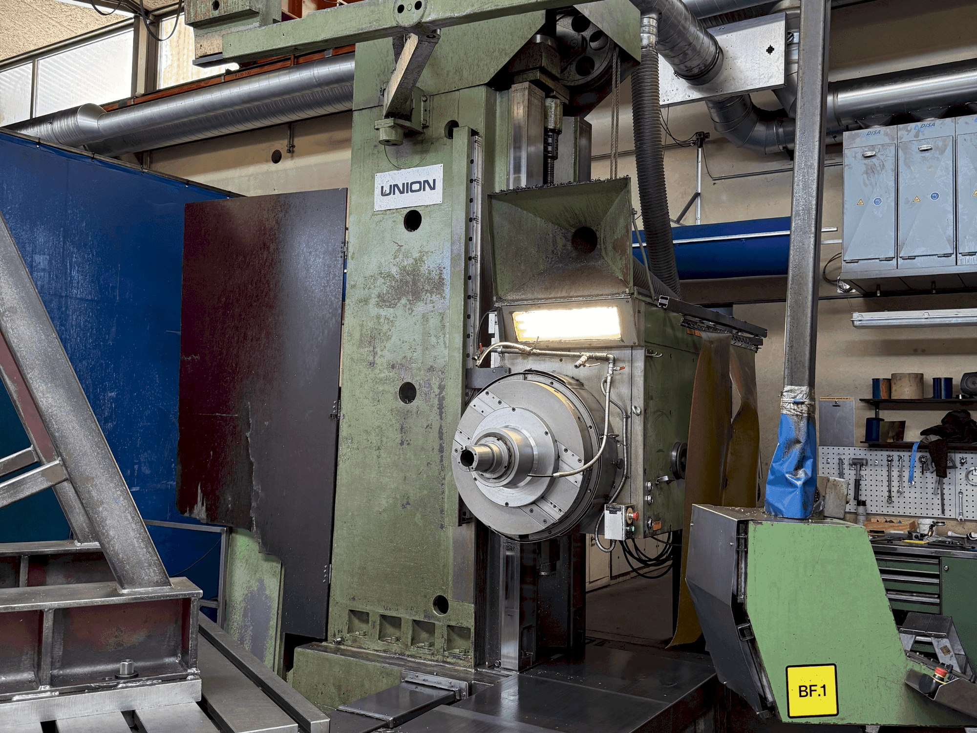 Masina UNION BTF 110 eestvaade