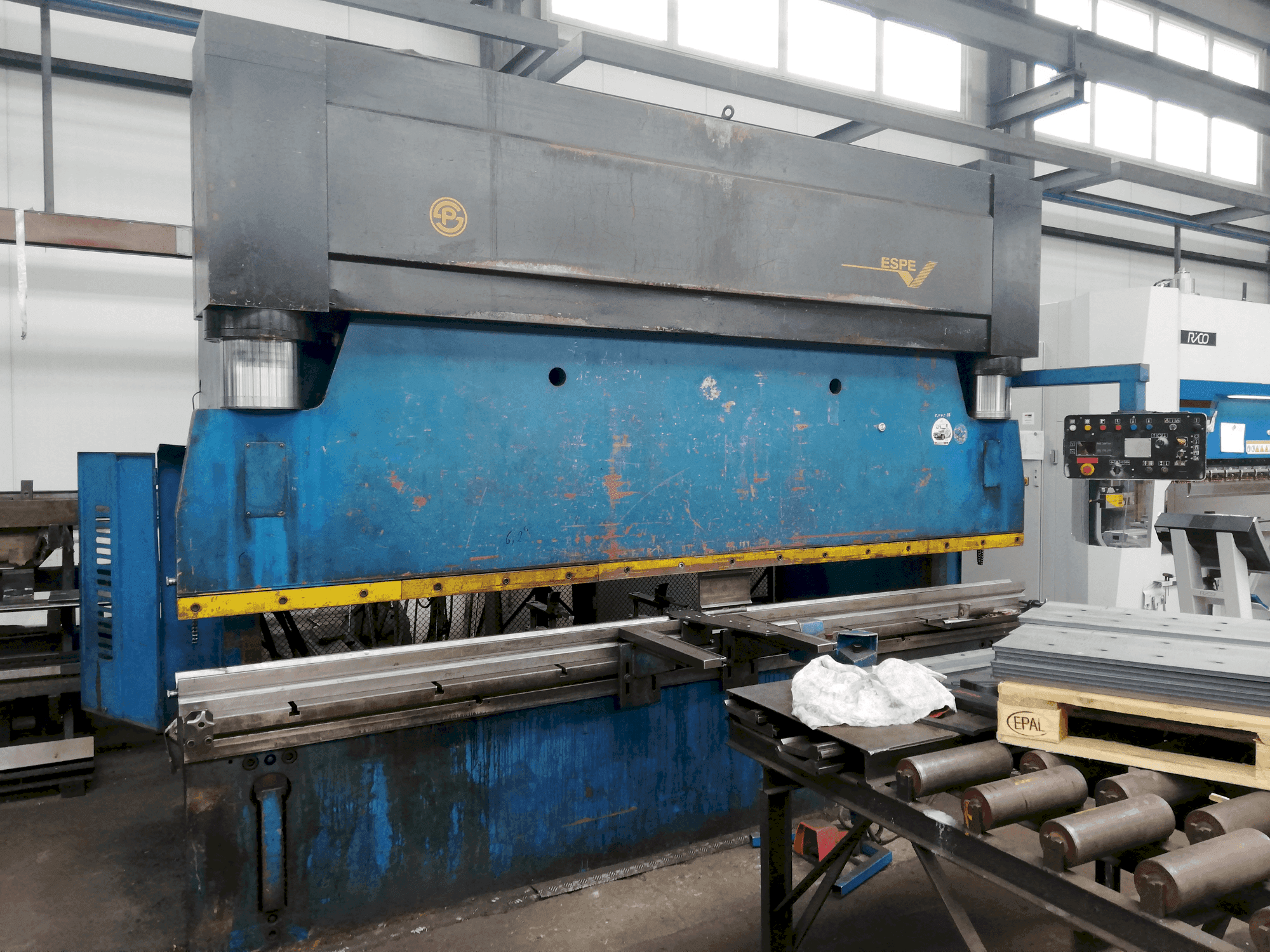 Masina ESPE CTO 250/4000N eestvaade