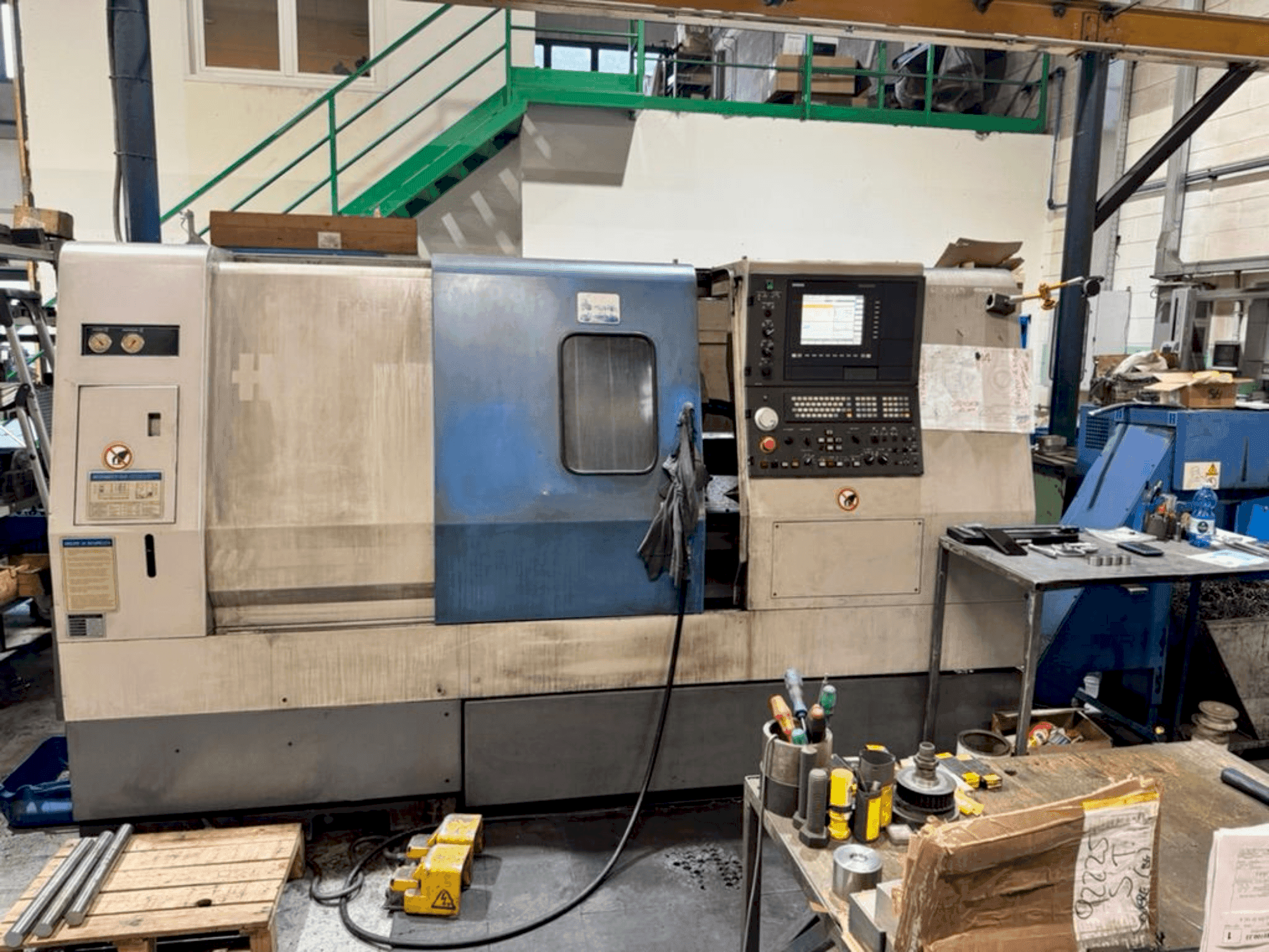 Masina Hyundai Hit 250C eestvaade