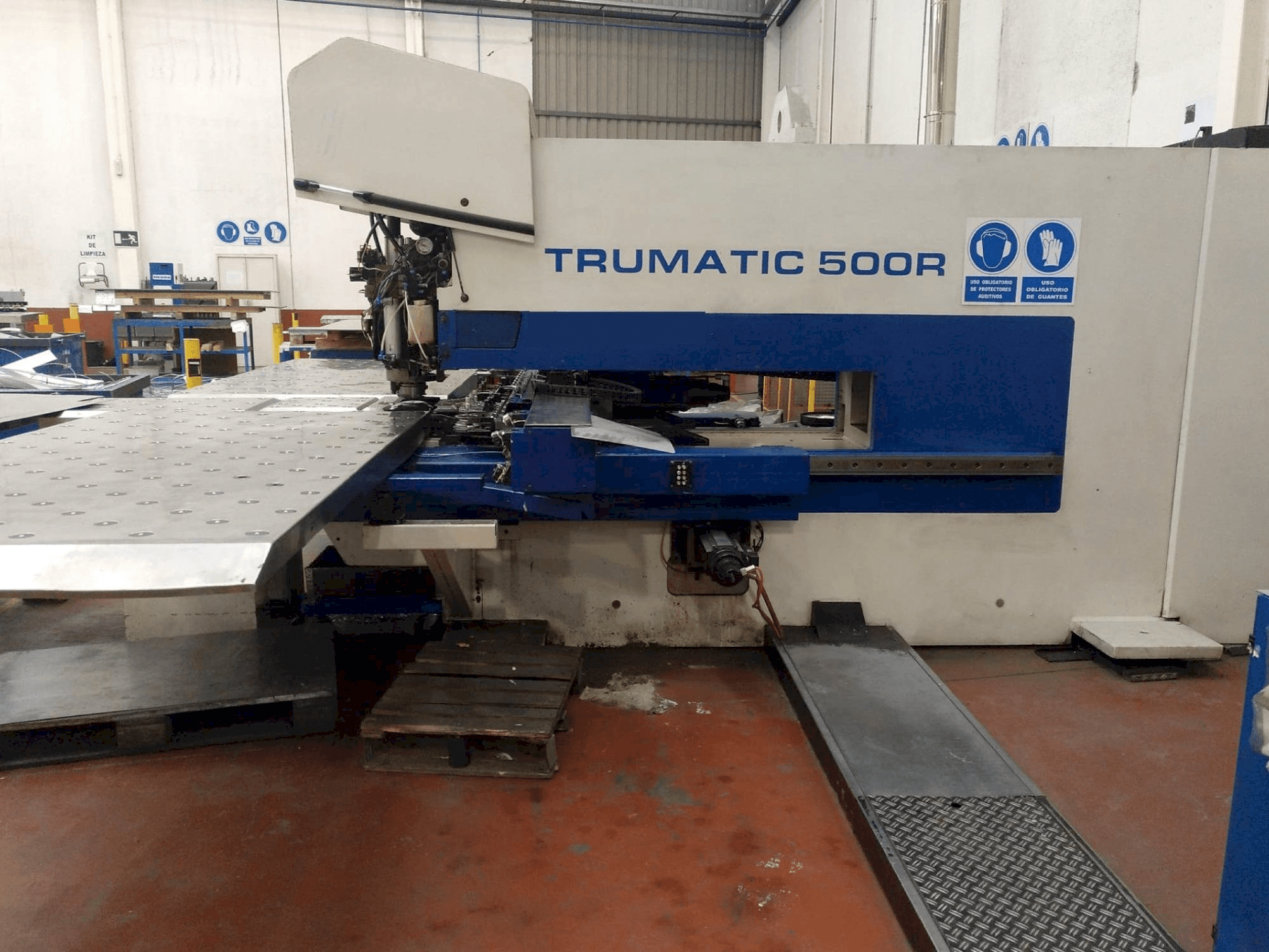 Masina Trumpf Trumatic 500 eestvaade