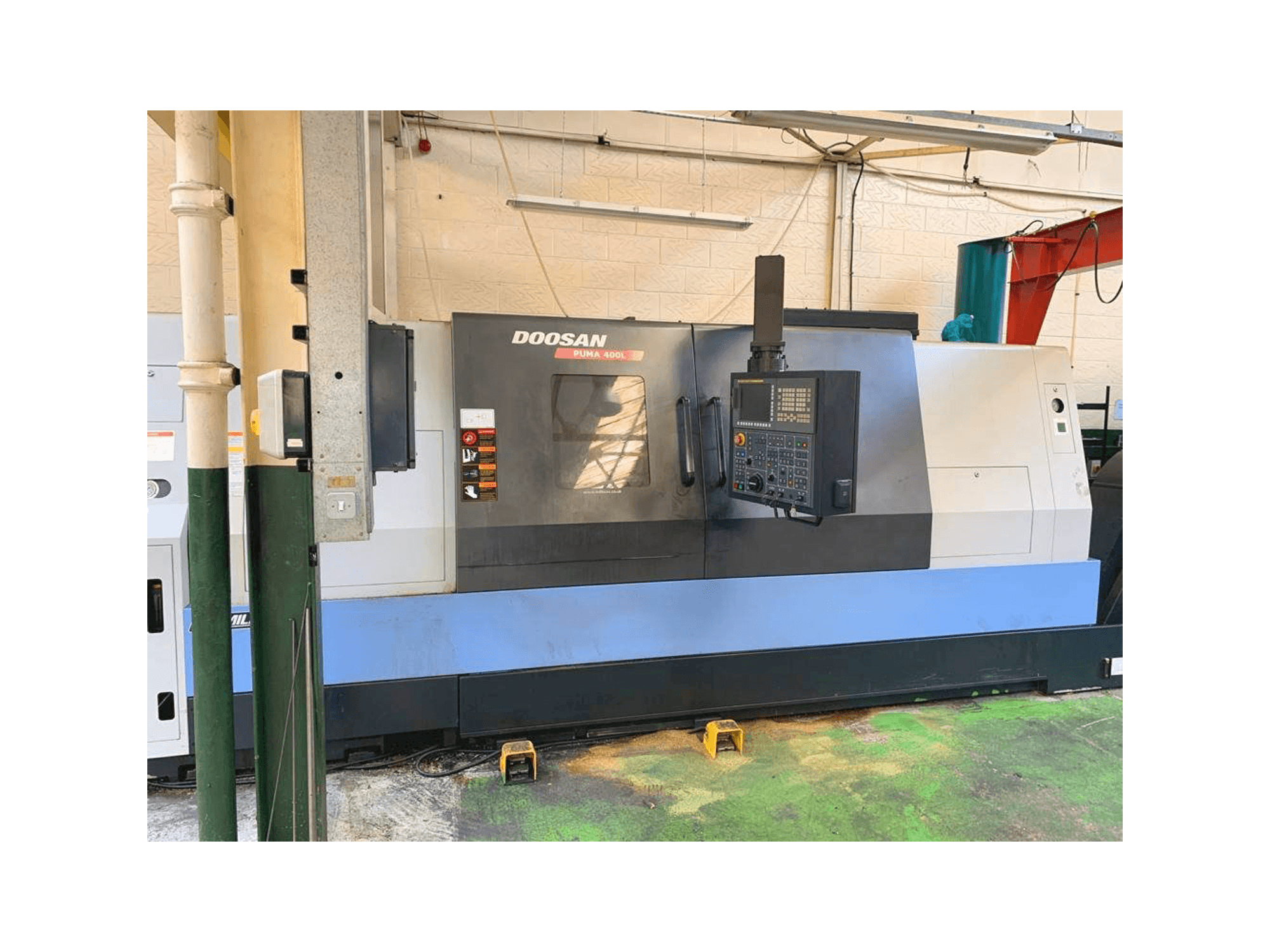 Masina Doosan Puma 400LB eestvaade