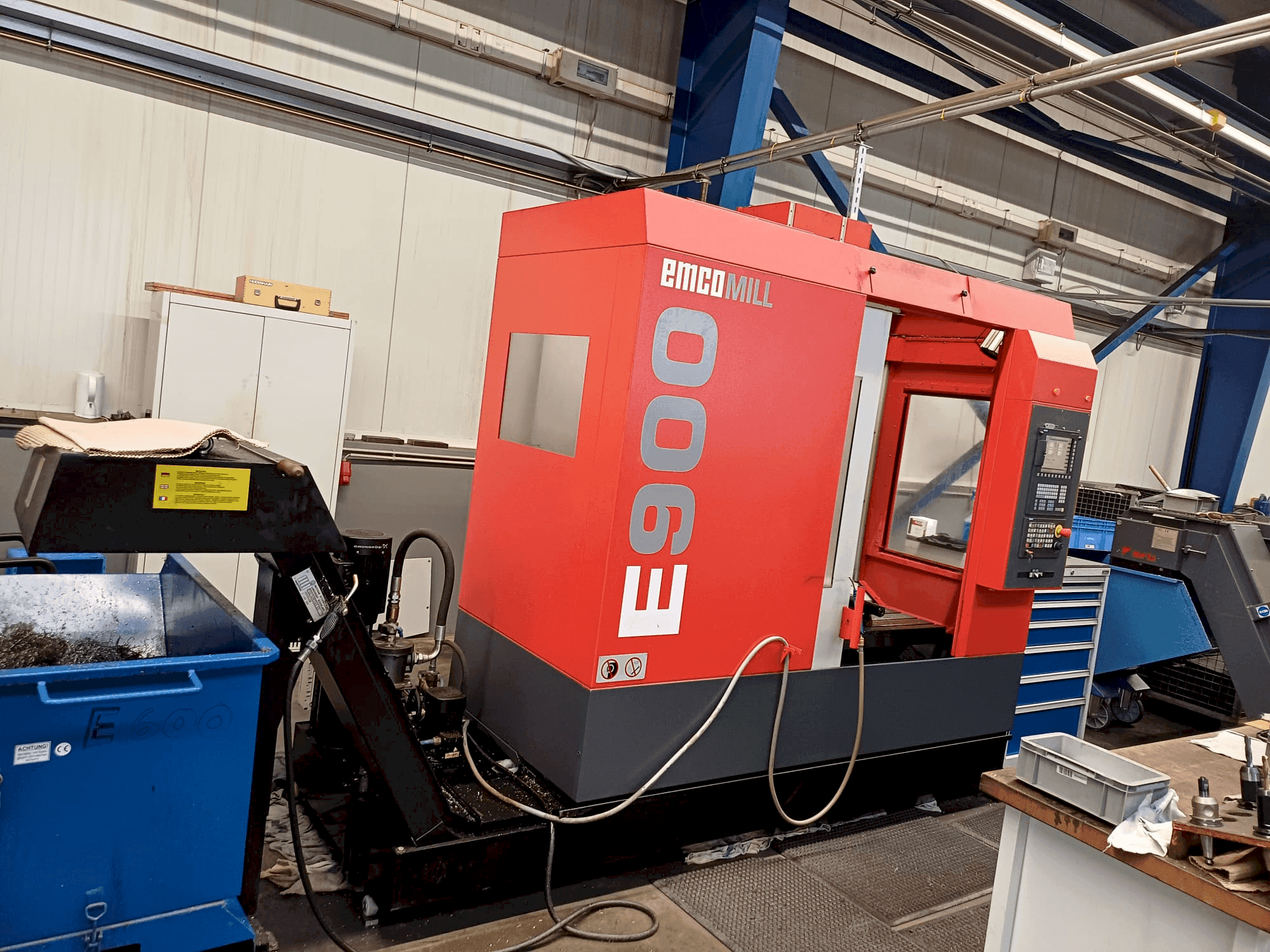 Masina EMCO EmcoMill E900 eestvaade