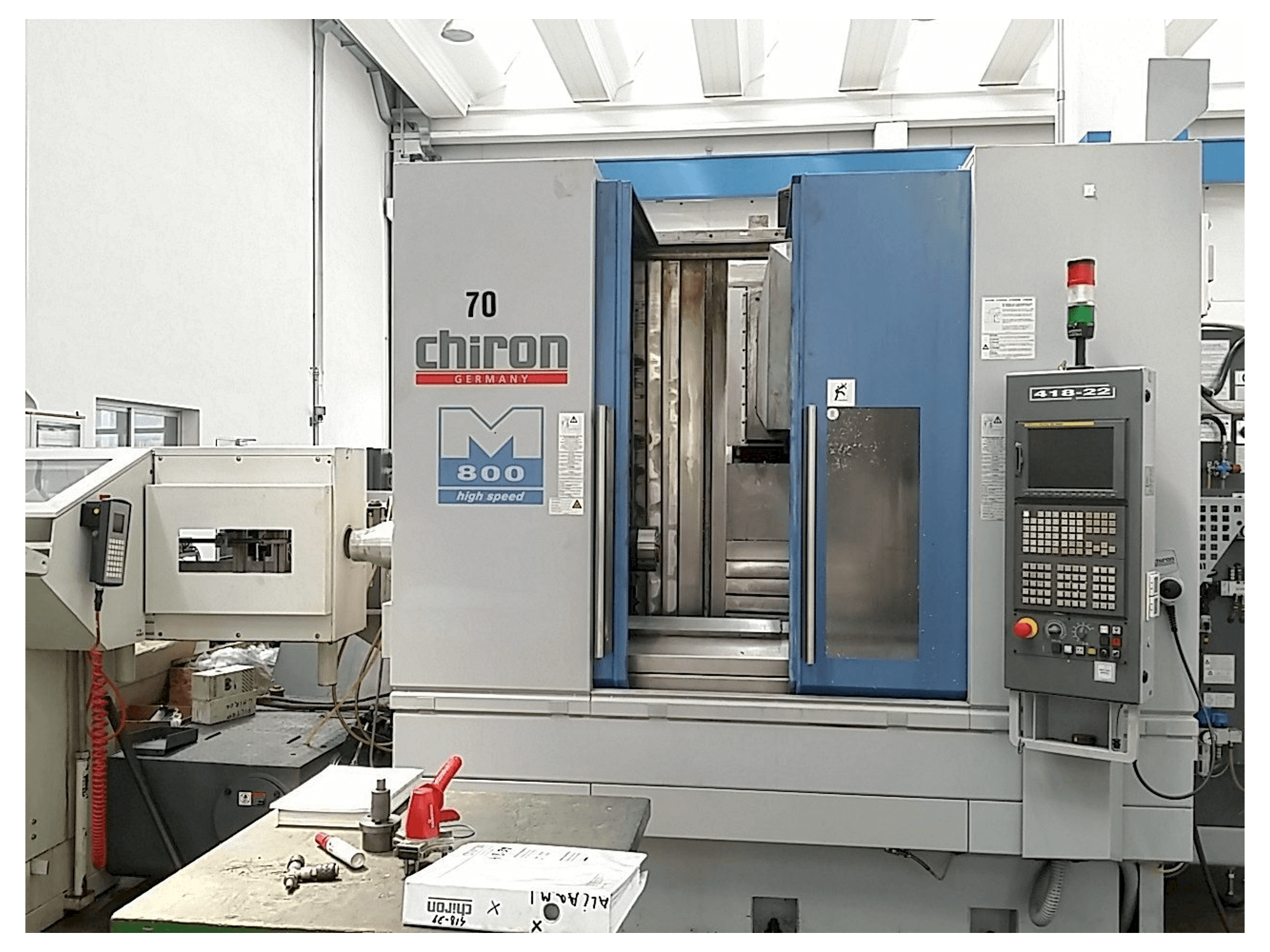 Masina CHIRON Mill 800 eestvaade