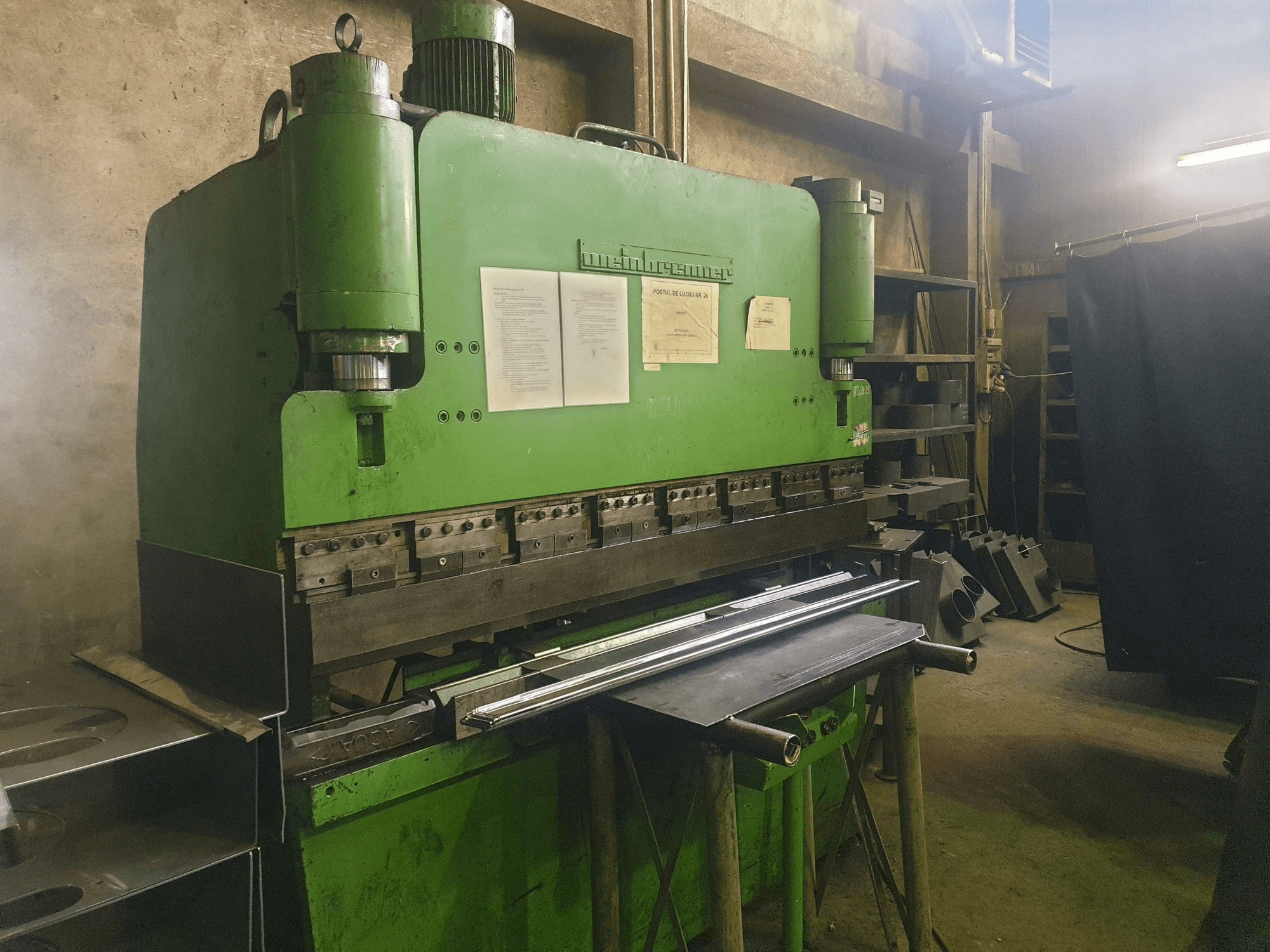 Masina Weinbrenner AP 50/2000 eestvaade