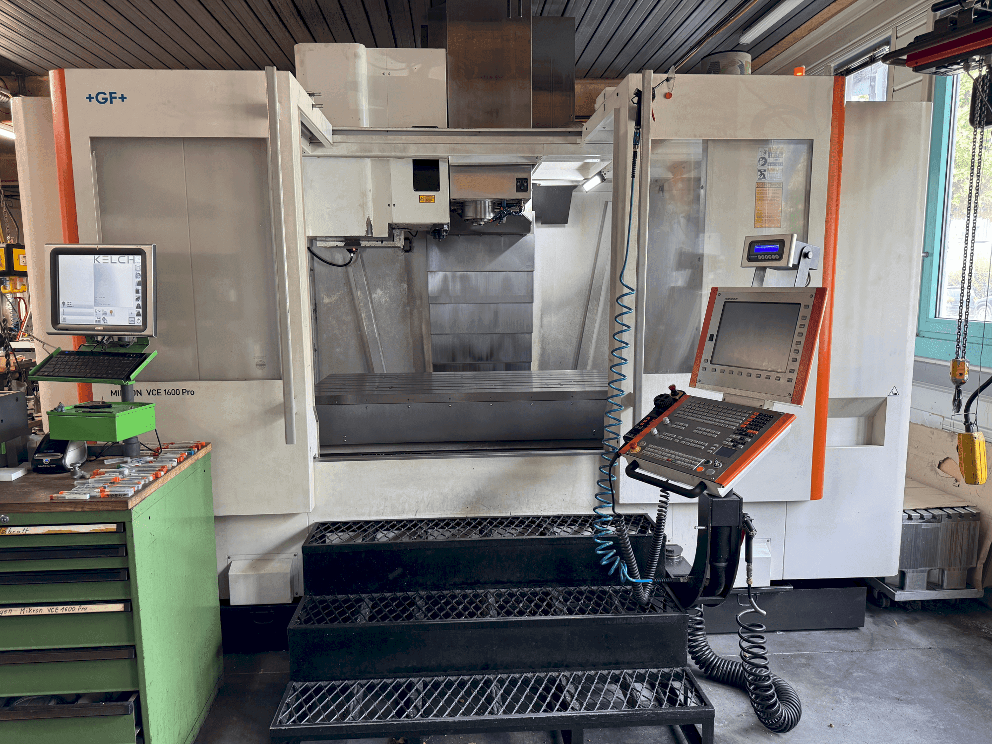 Masina MIKRON VCE 1600 PRO eestvaade