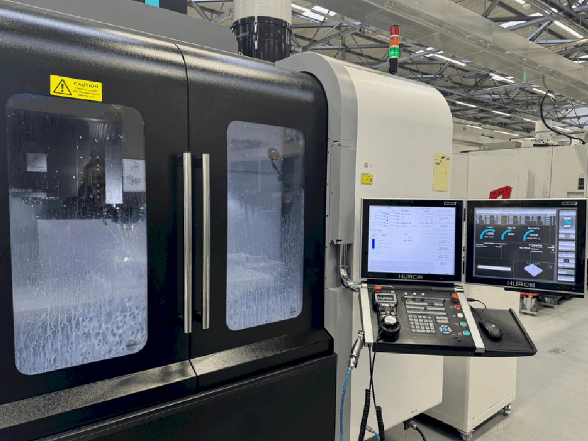 Masina Hurco VMX42HSRTi eestvaade