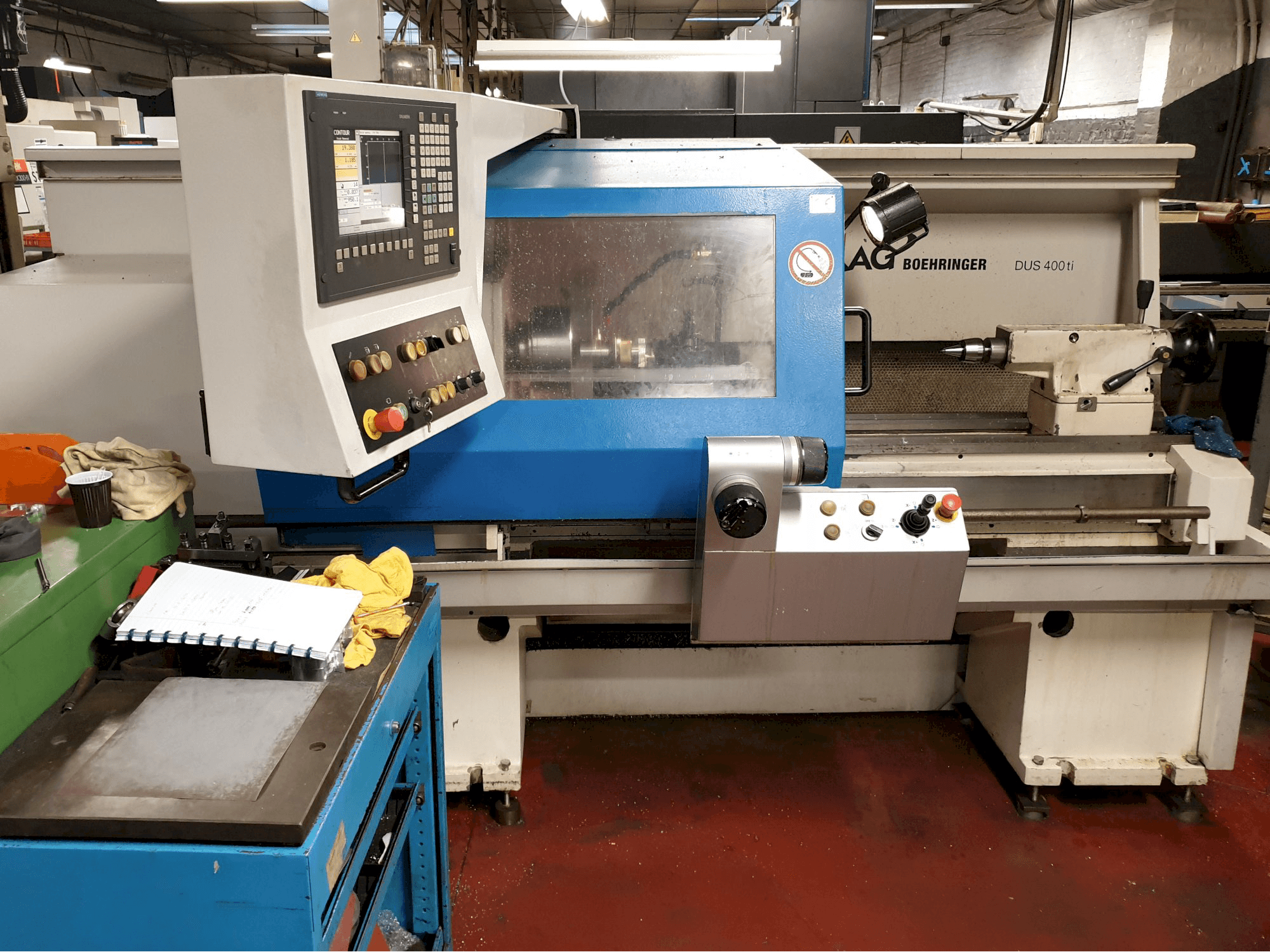 Masina BOEHRINGER DUS 400 ti eestvaade