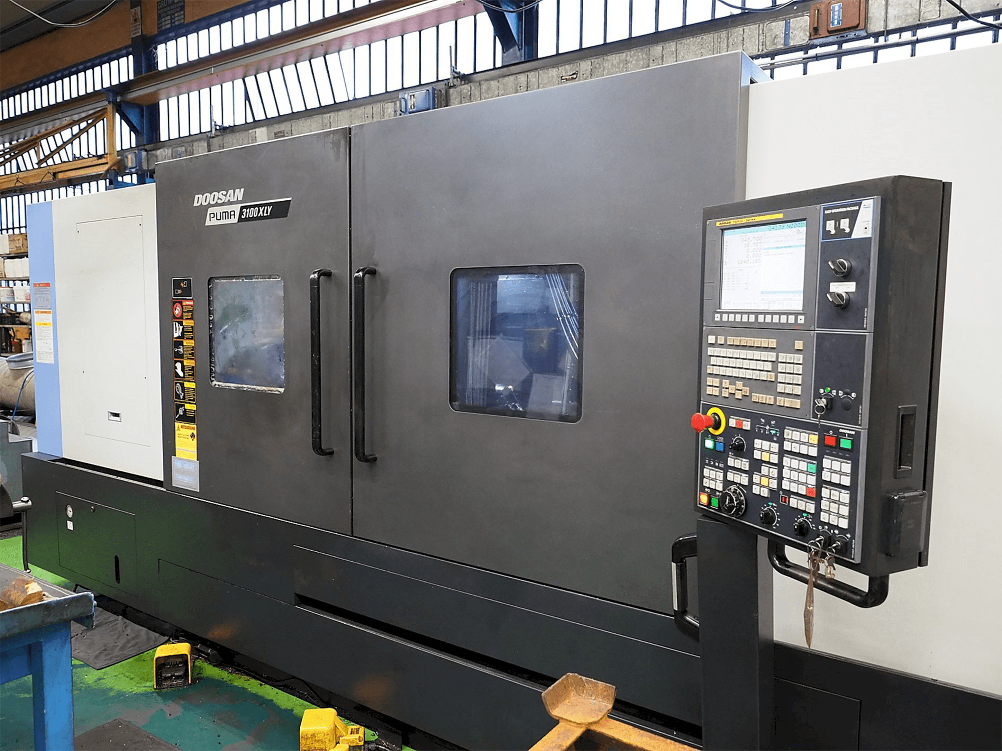 Masina Doosan Puma 3100XLY eestvaade