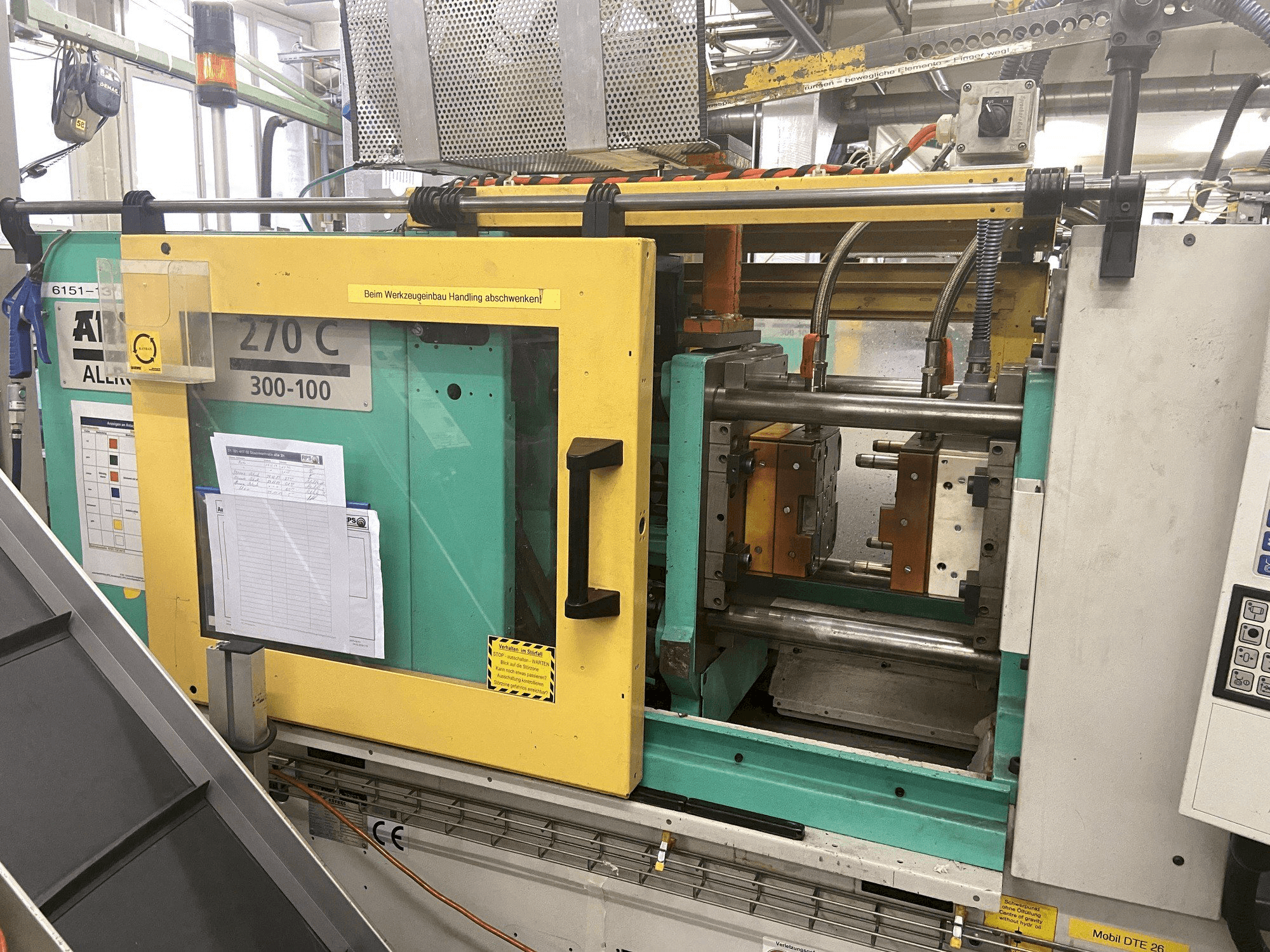 Masina Arburg 270 C 300-100 eestvaade