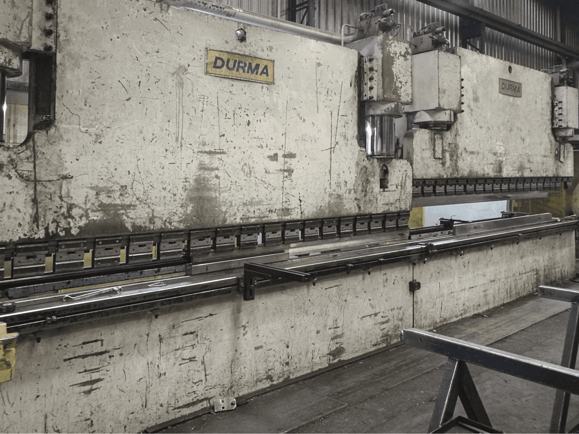 Masinavaade Durma CNC T HAP 40400 vasakult