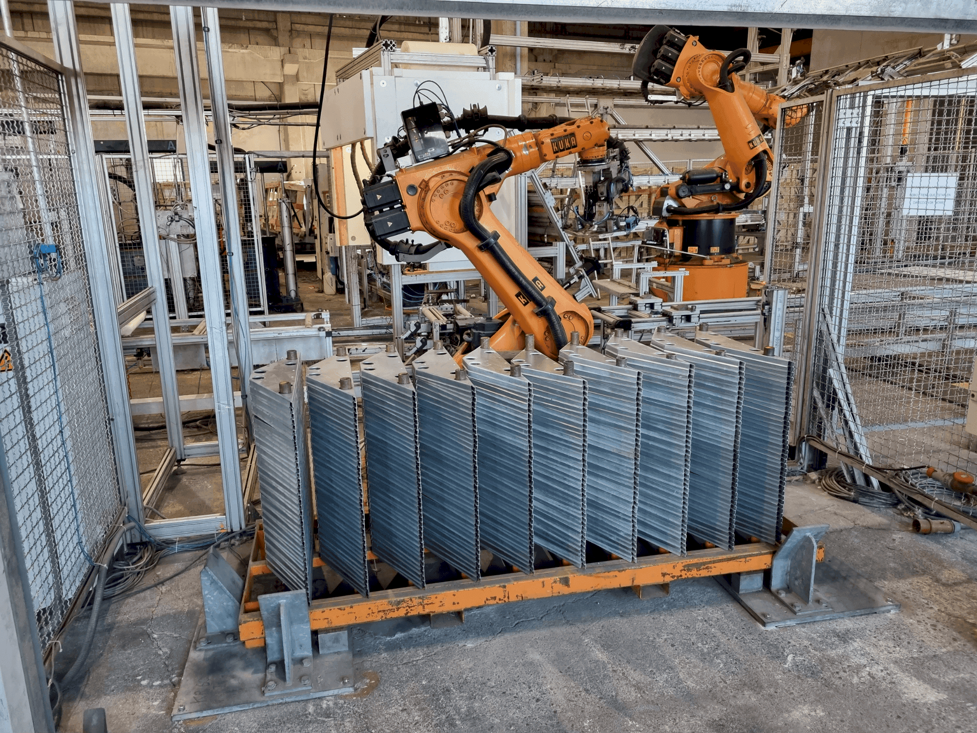 Masina KUKA KR 360 L280-2 eestvaade